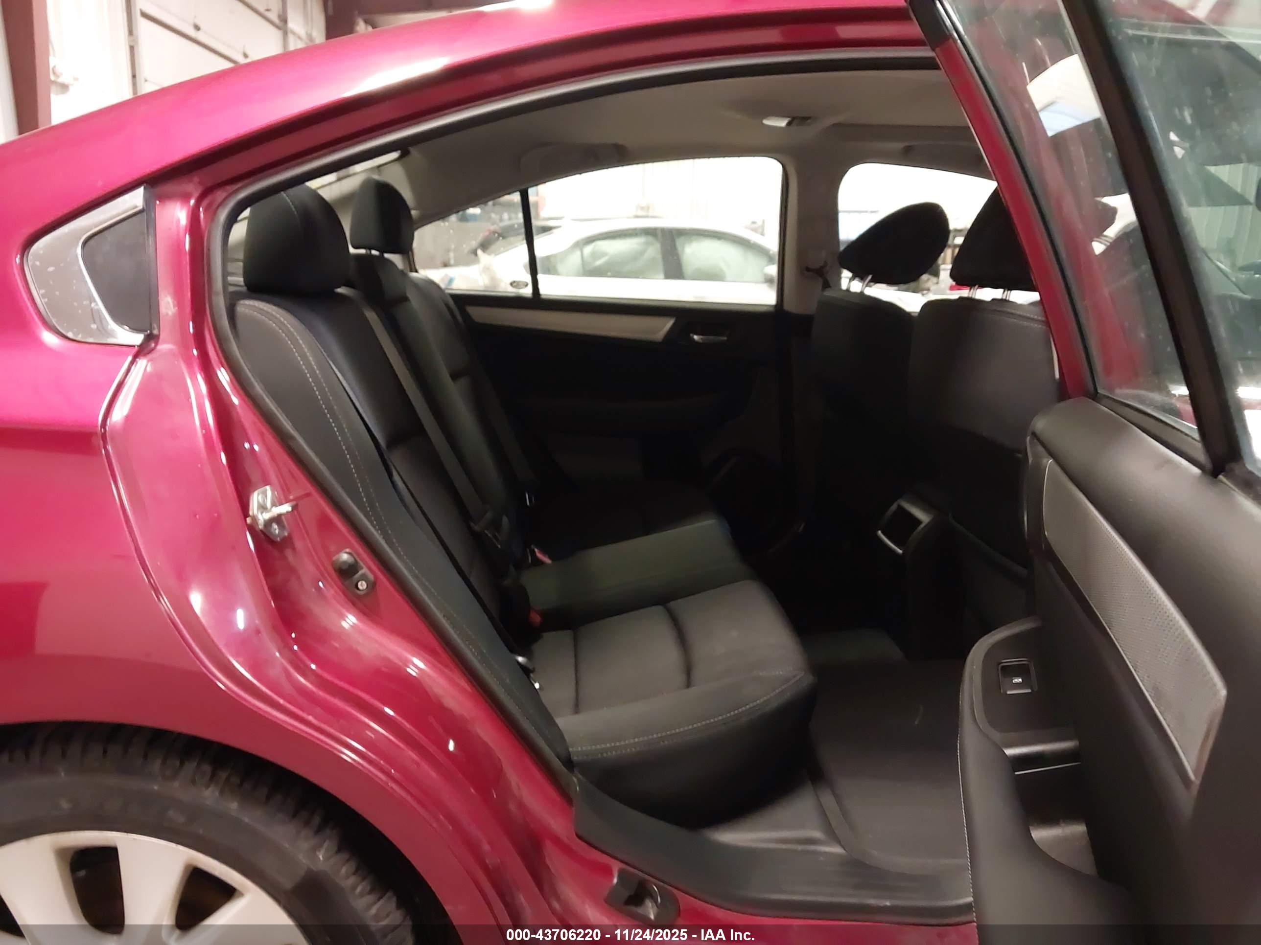SUBARU LEGACY image 8