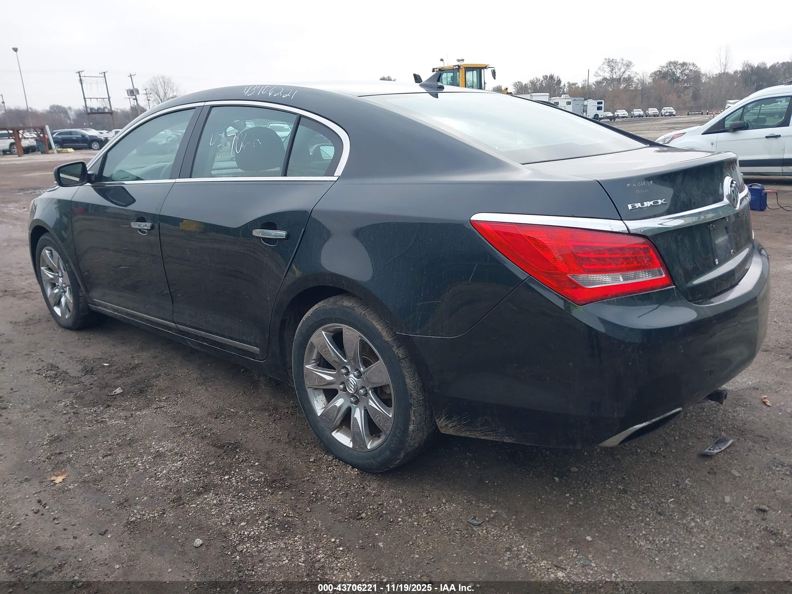 BUICK LACROSSE image 3