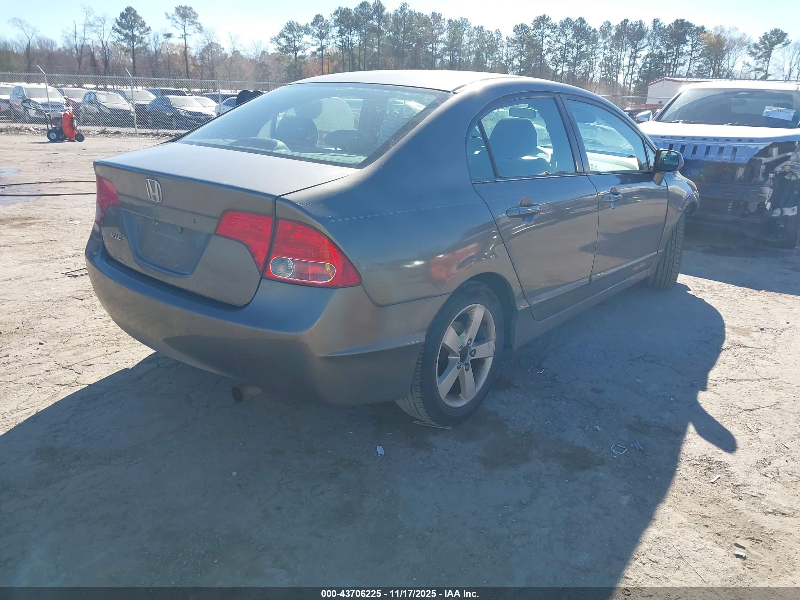 HONDA CIVIC image 4