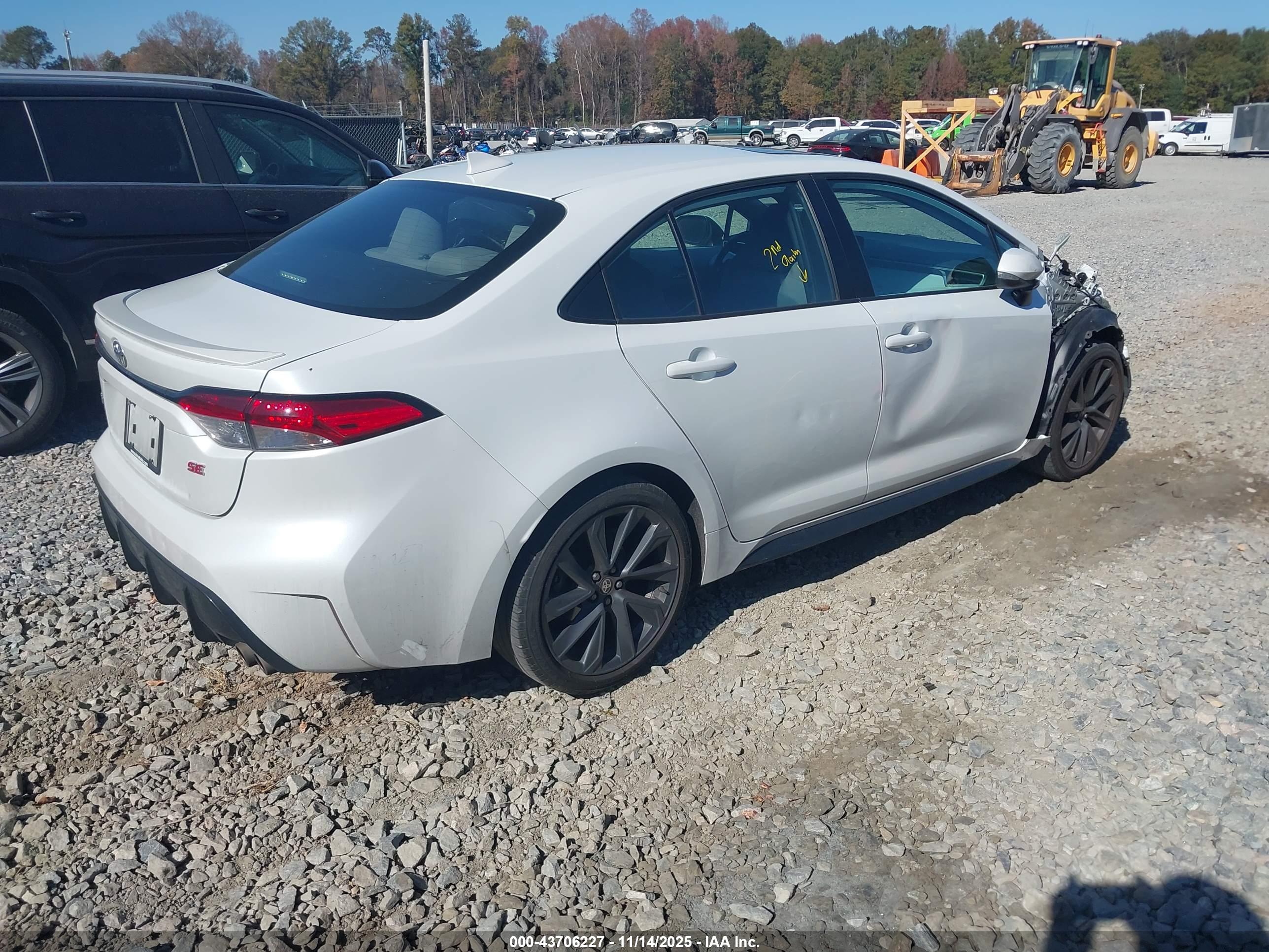 TOYOTA COROLLA image 4