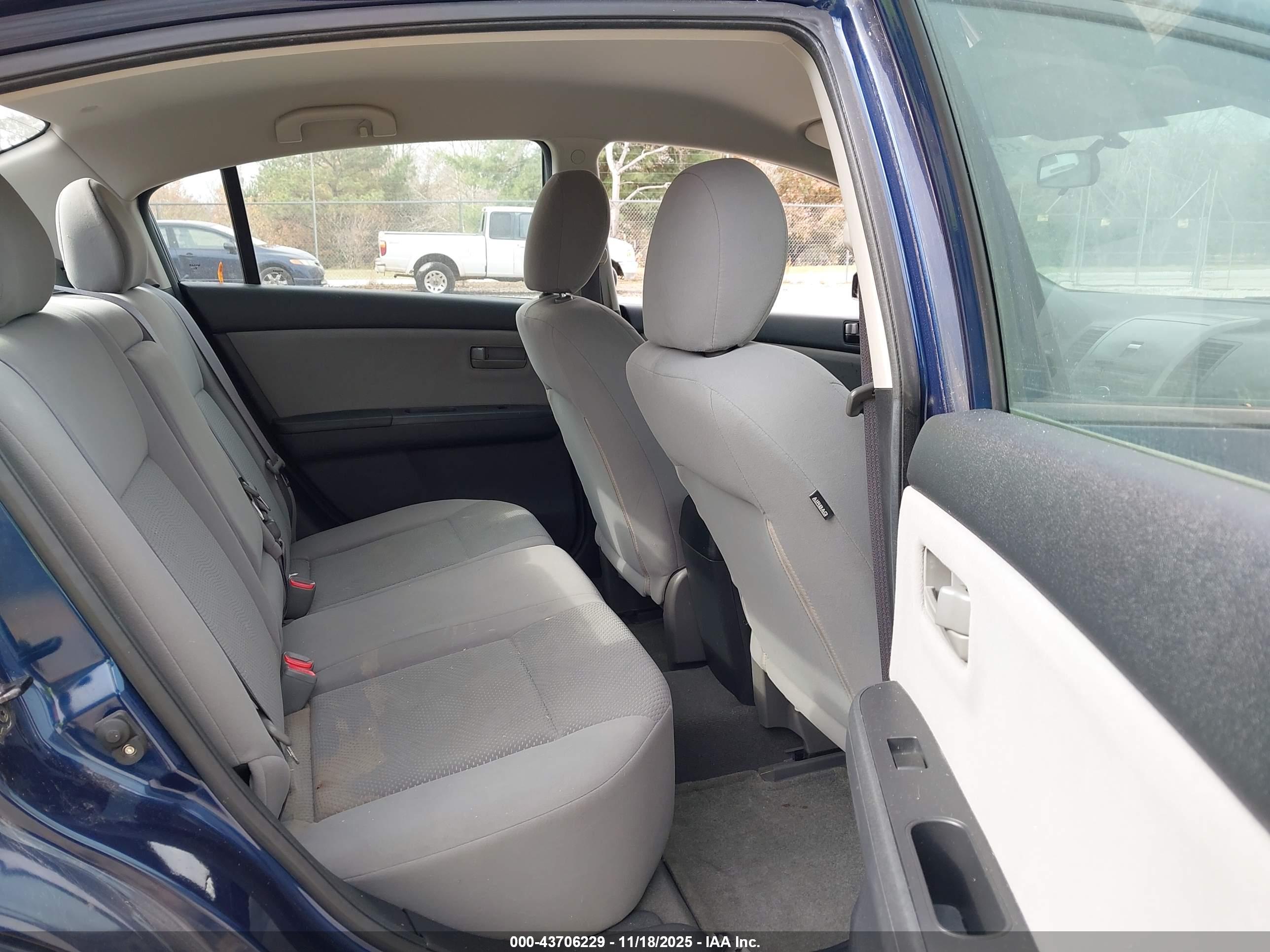 NISSAN SENTRA image 8