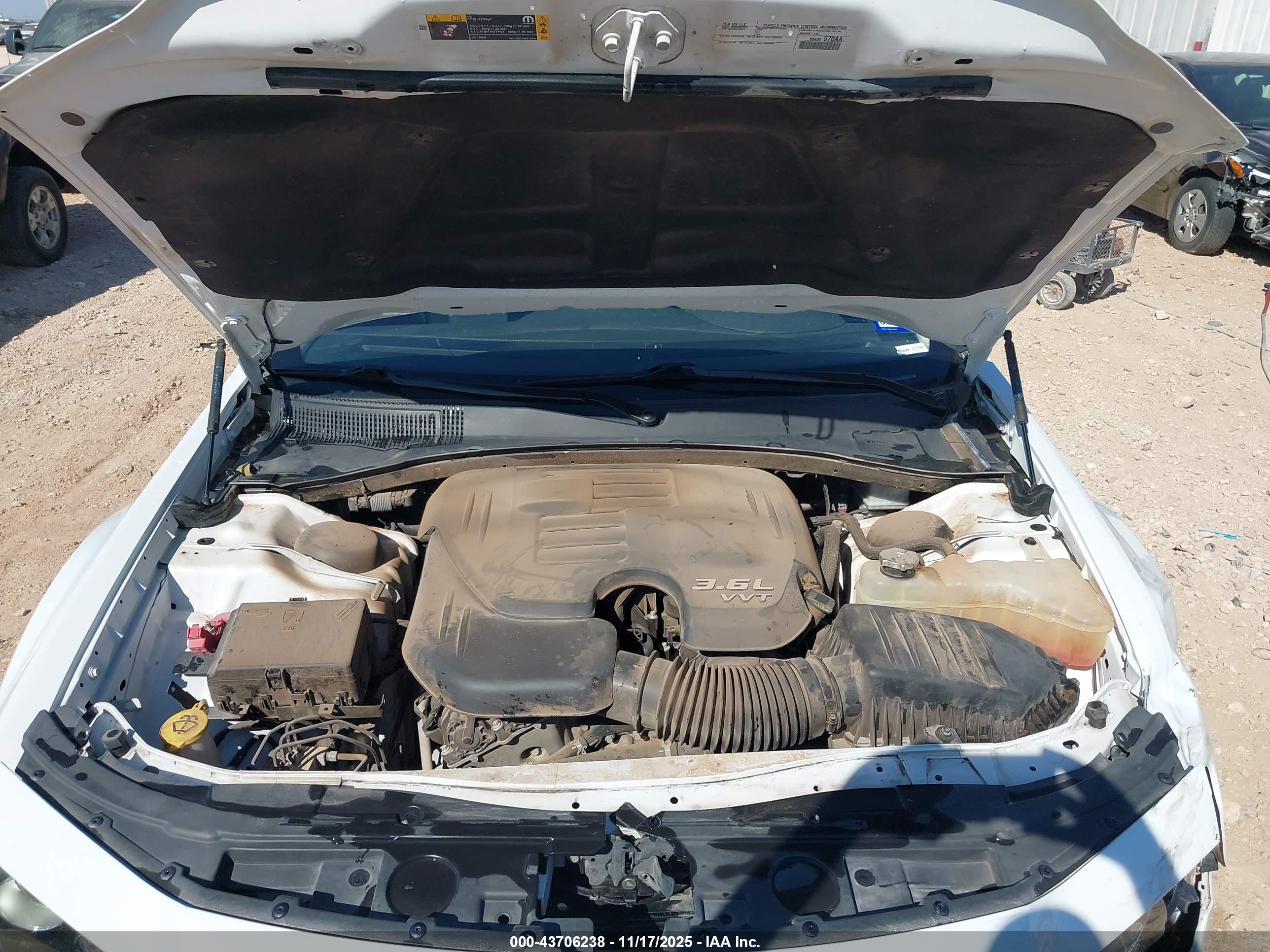 CHRYSLER 300 image 10