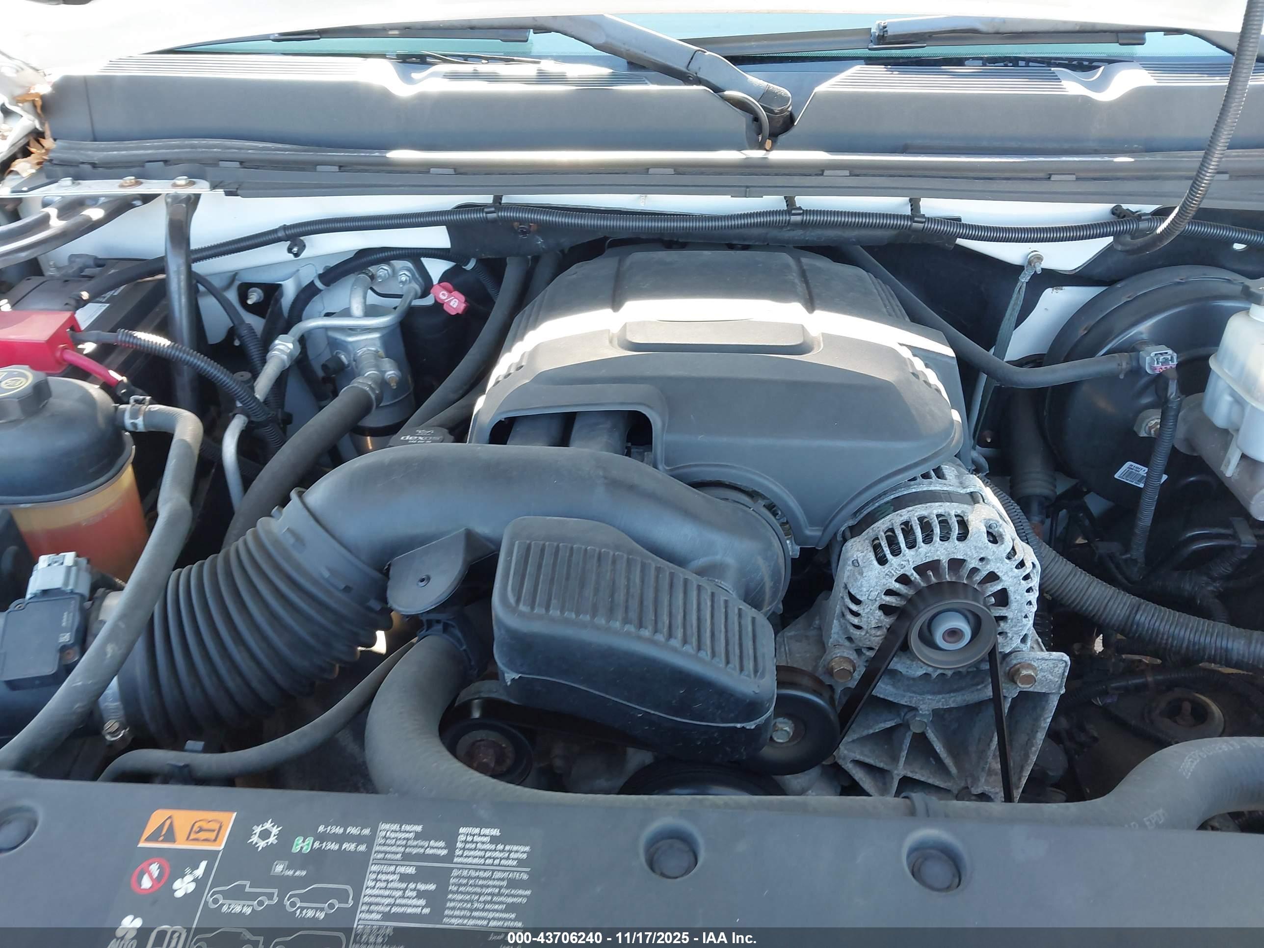 CHEVROLET SILVERADO image 10