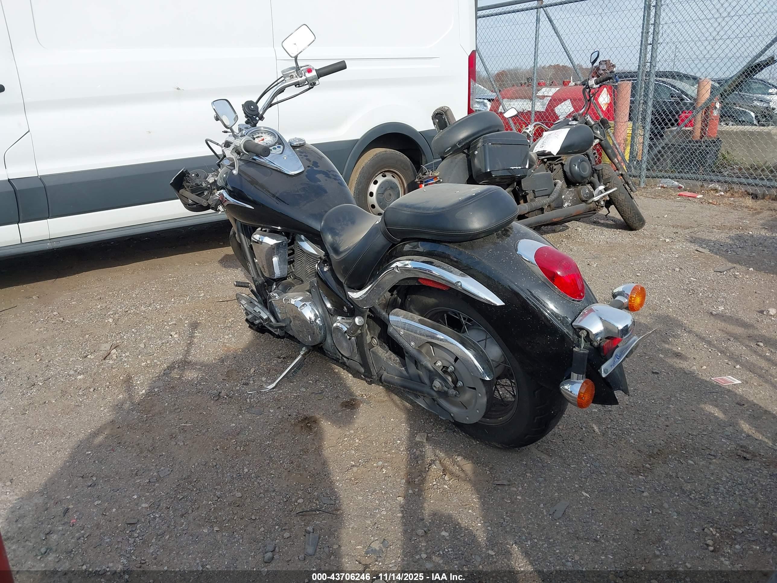 KAWASAKI VN900 image 3