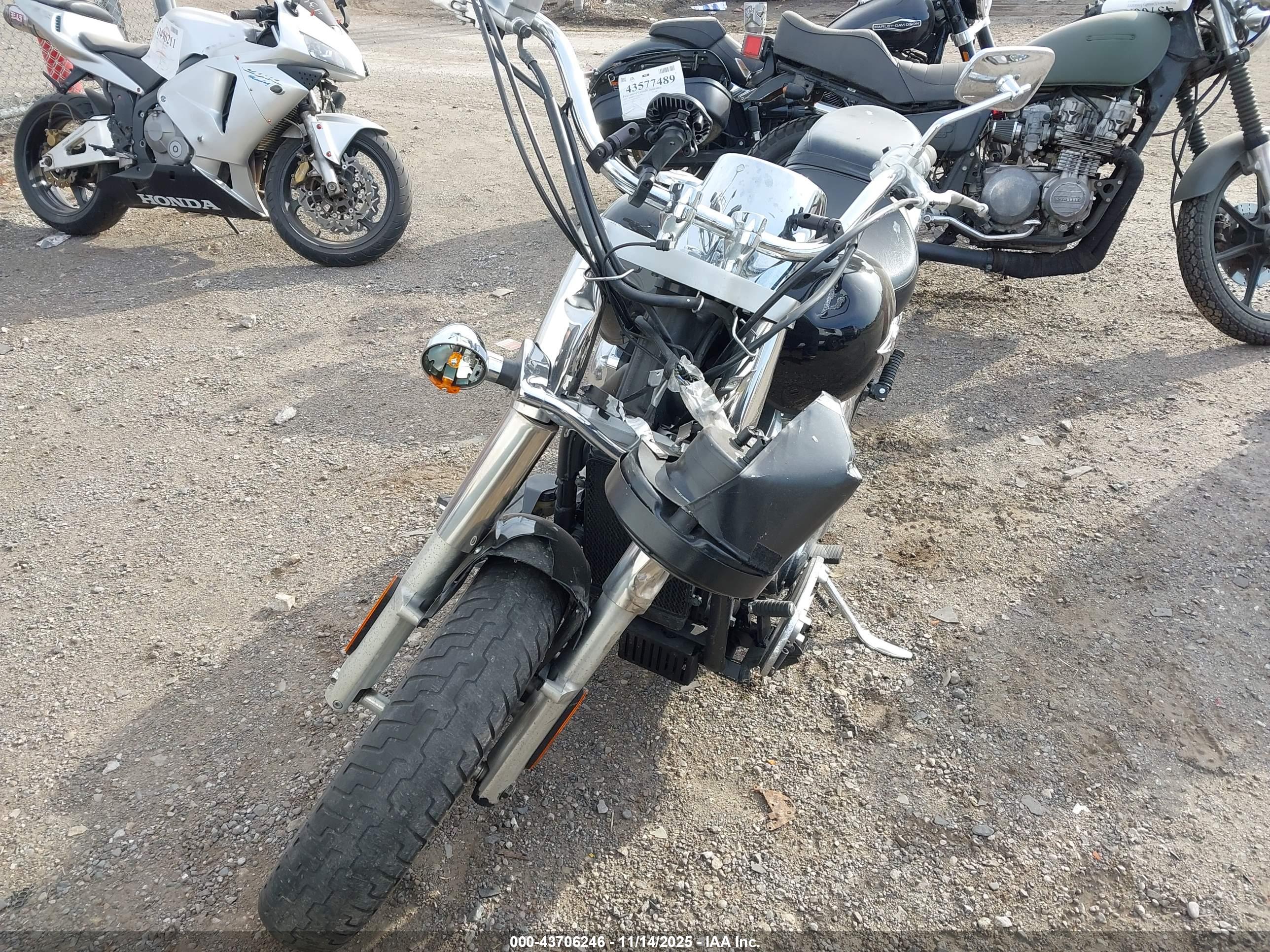 KAWASAKI VN900 image 5