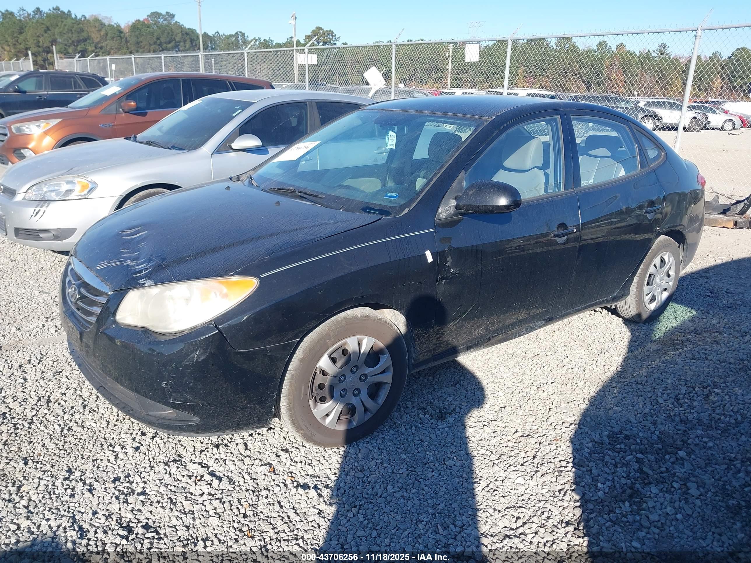 HYUNDAI ELANTRA image 2