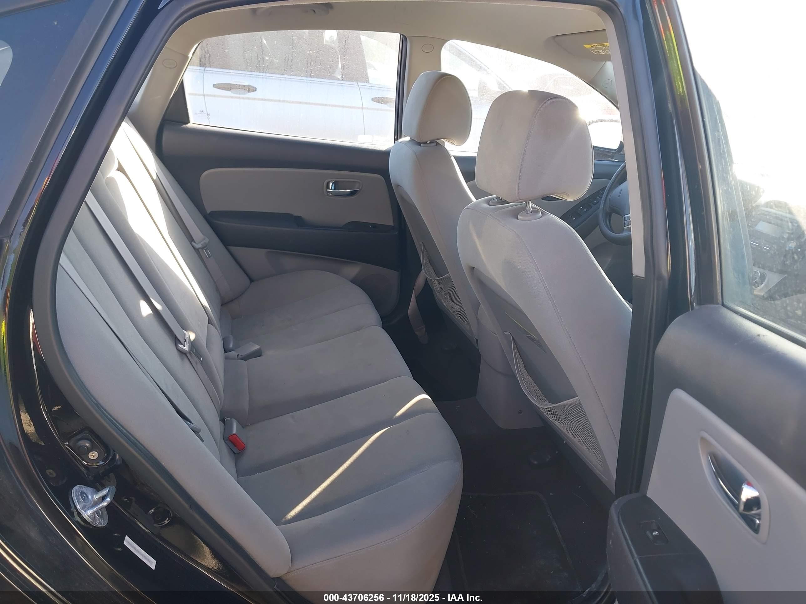 HYUNDAI ELANTRA image 8