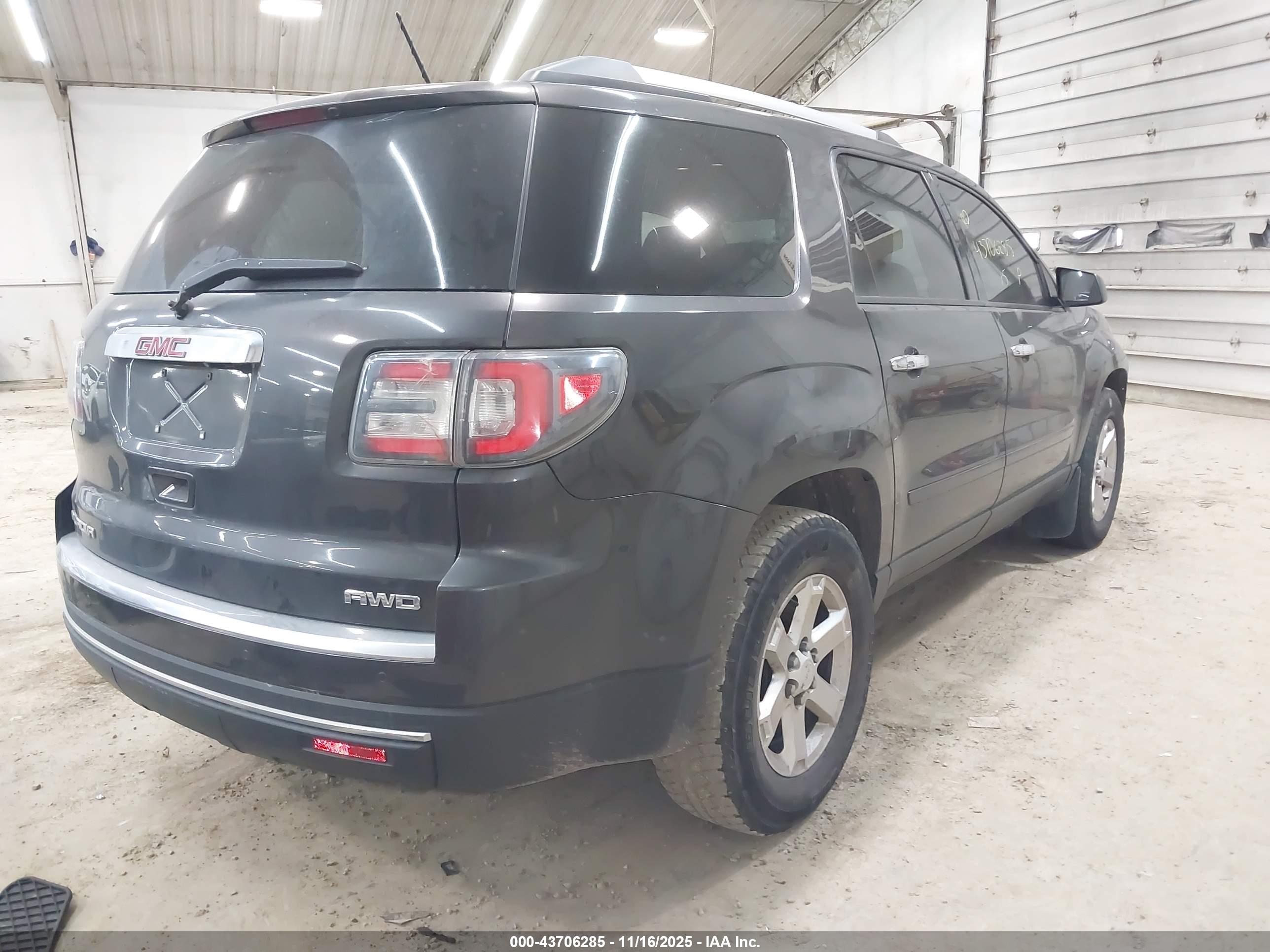 GMC ACADIA image 4