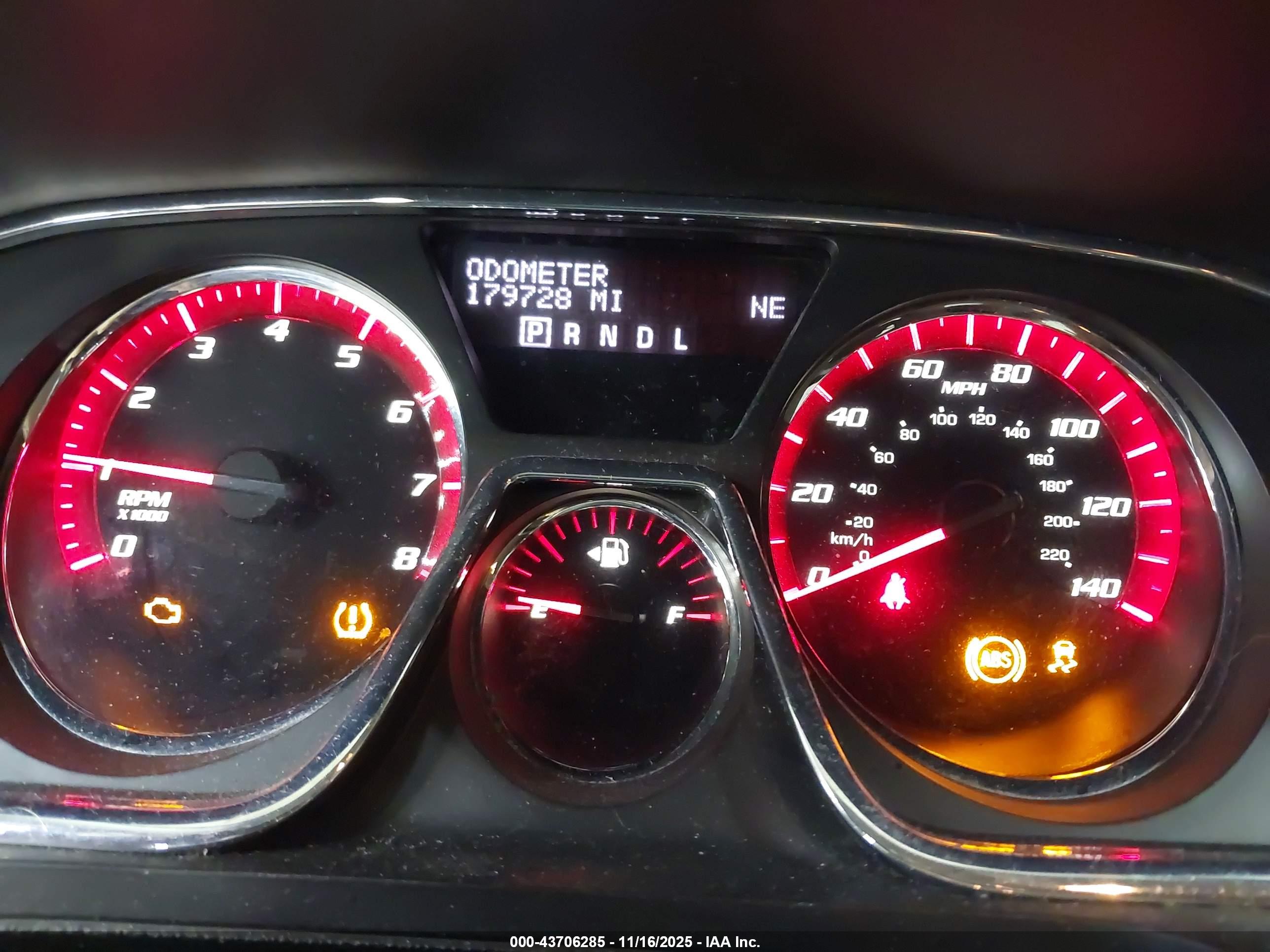 GMC ACADIA image 7