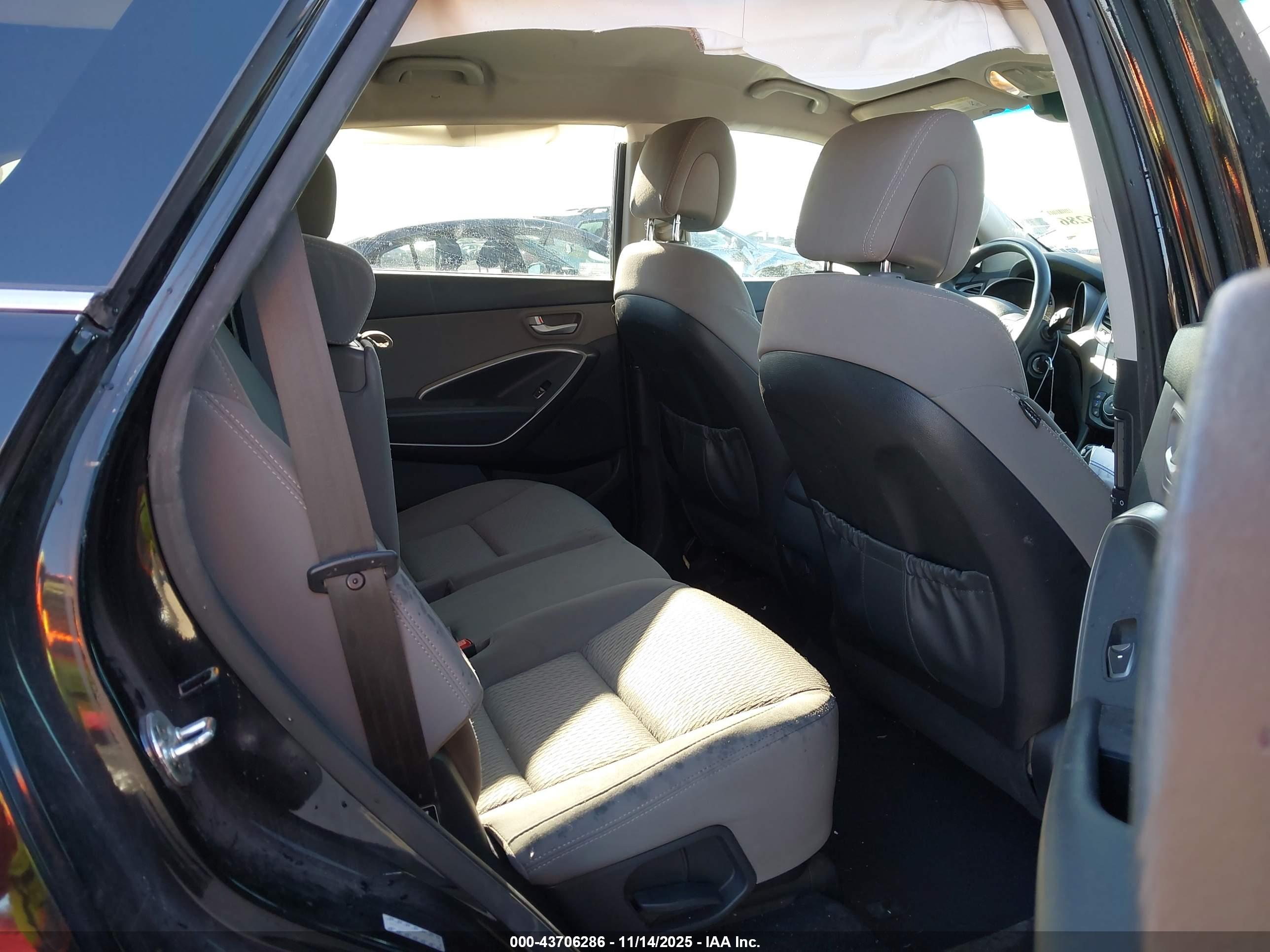 HYUNDAI SANTA image 8