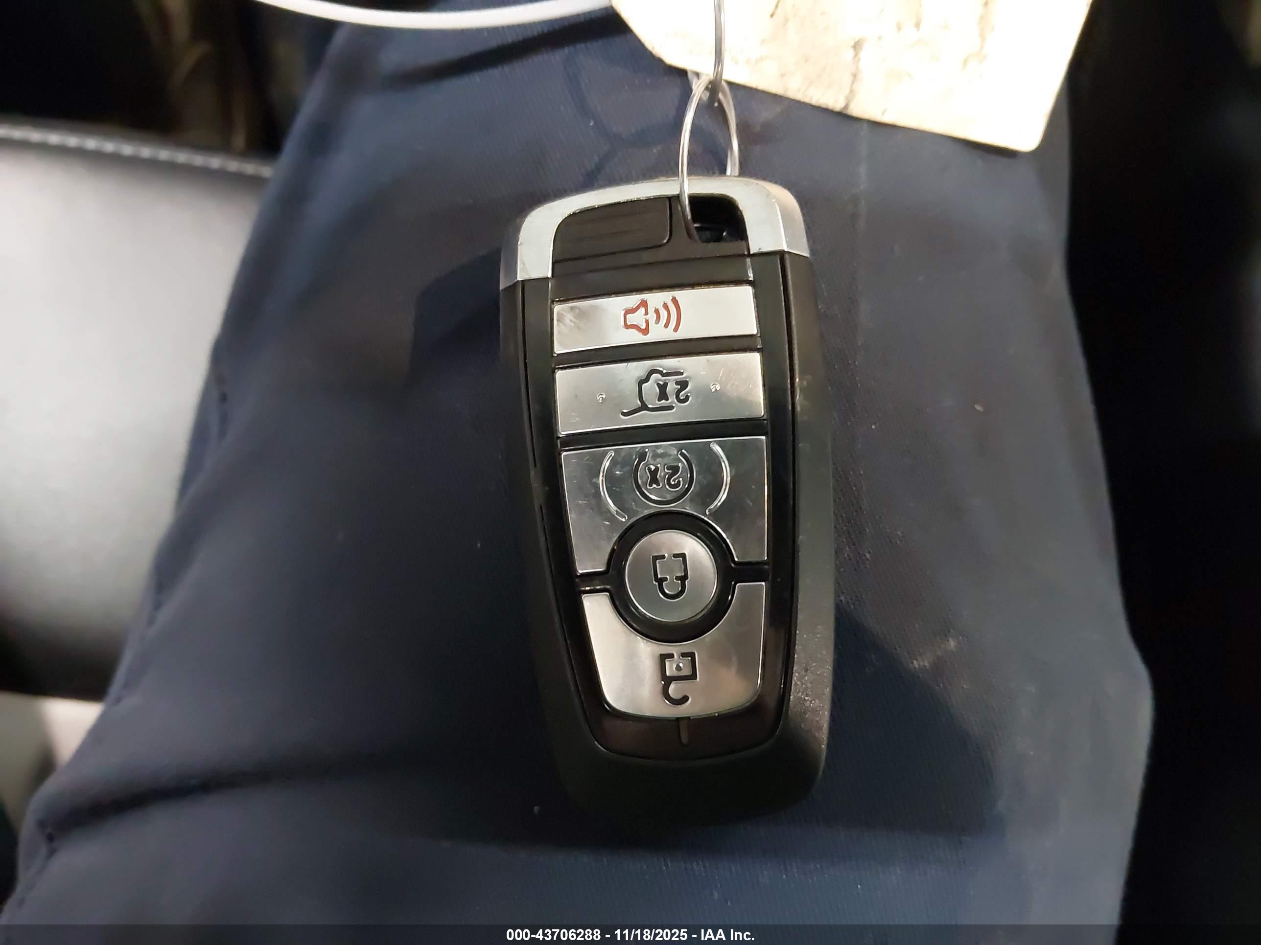 FORD EXPLORER image 11