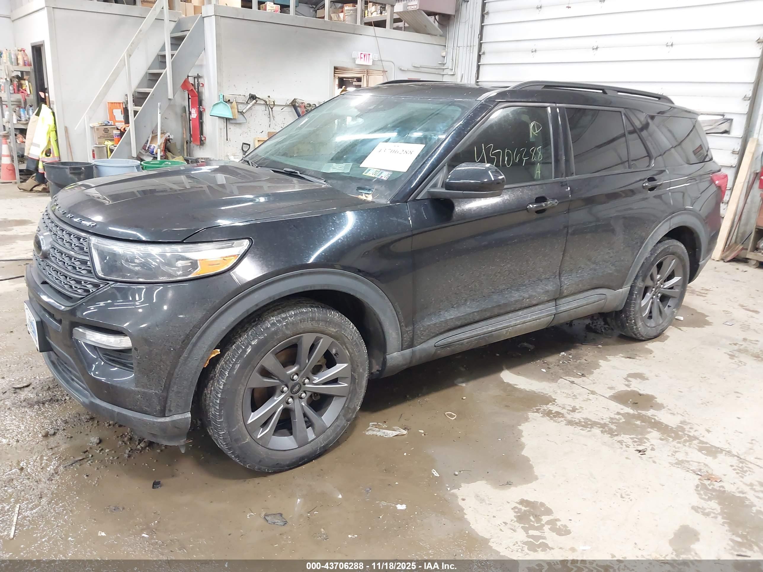 FORD EXPLORER image 2