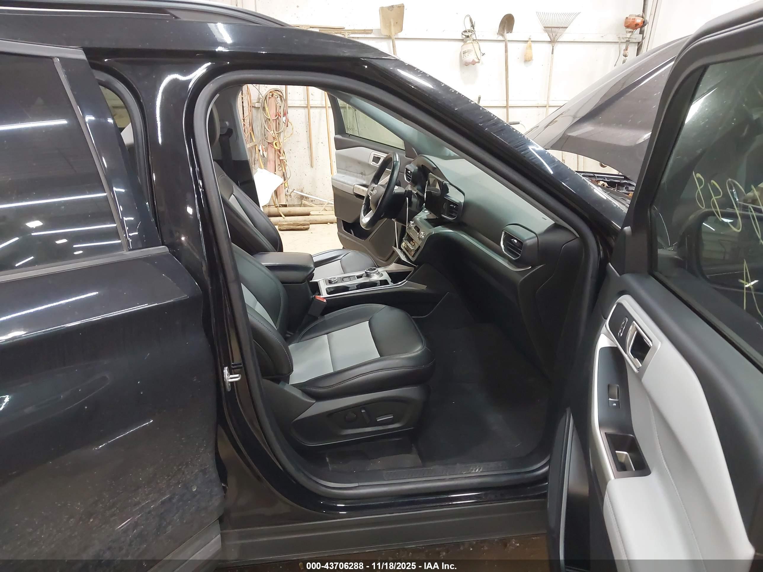 FORD EXPLORER image 5