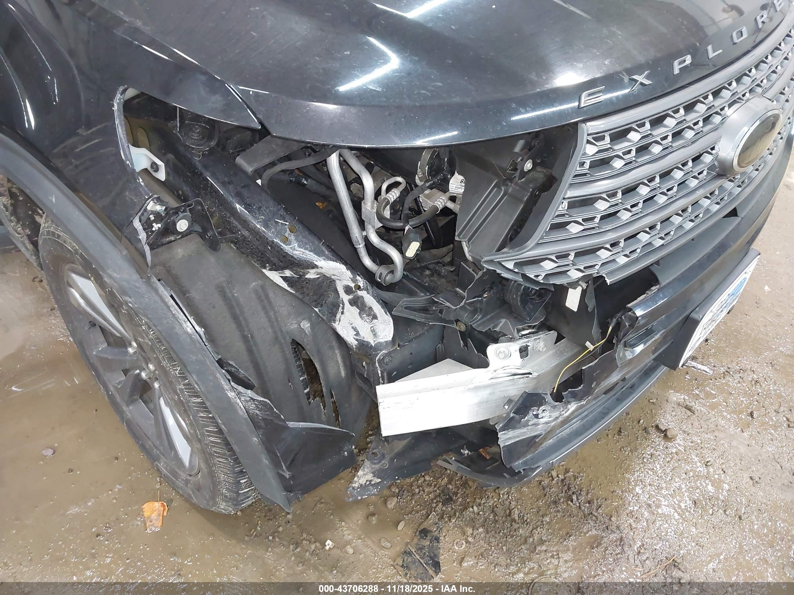FORD EXPLORER image 6