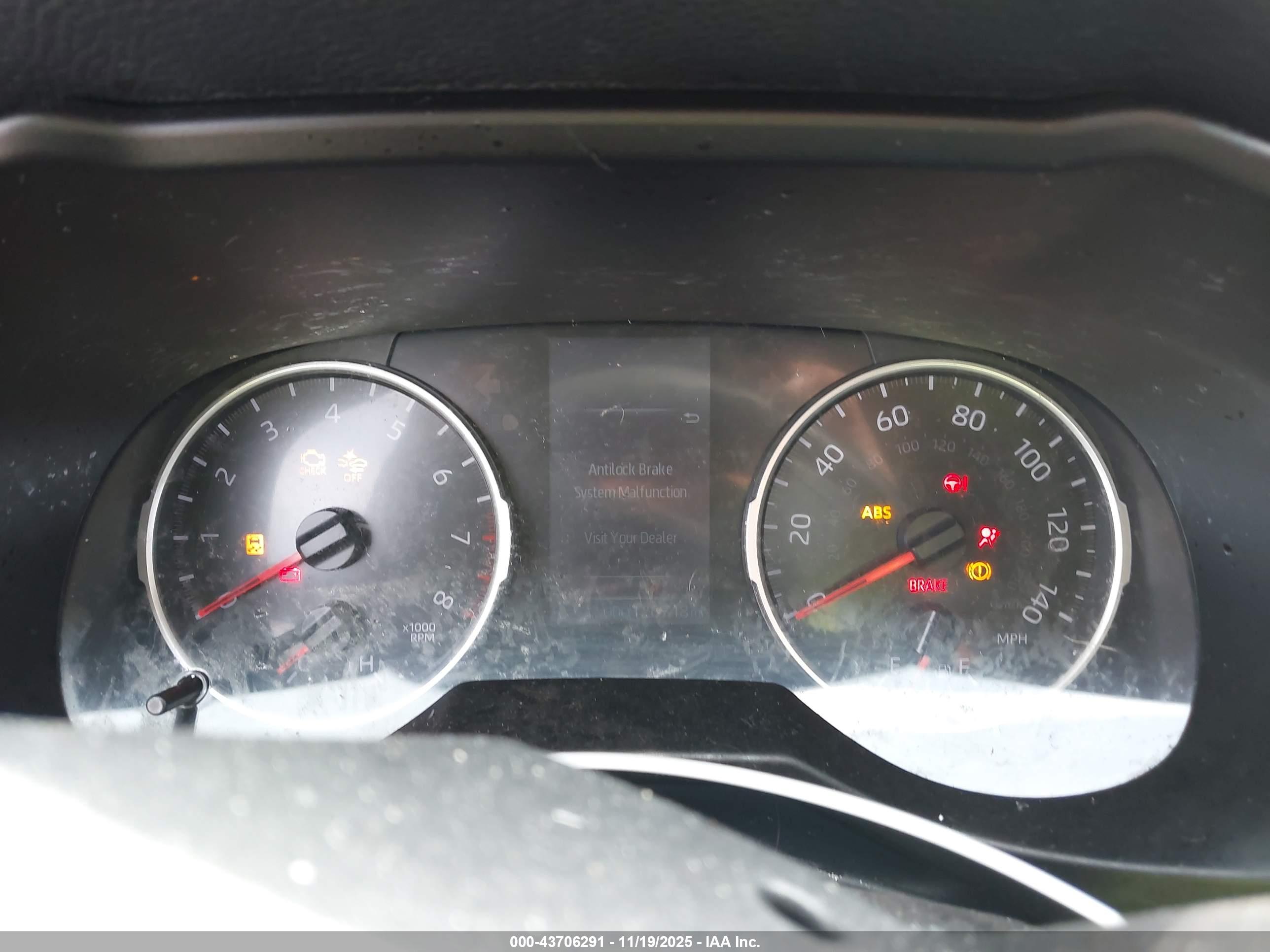 TOYOTA RAV4 image 7