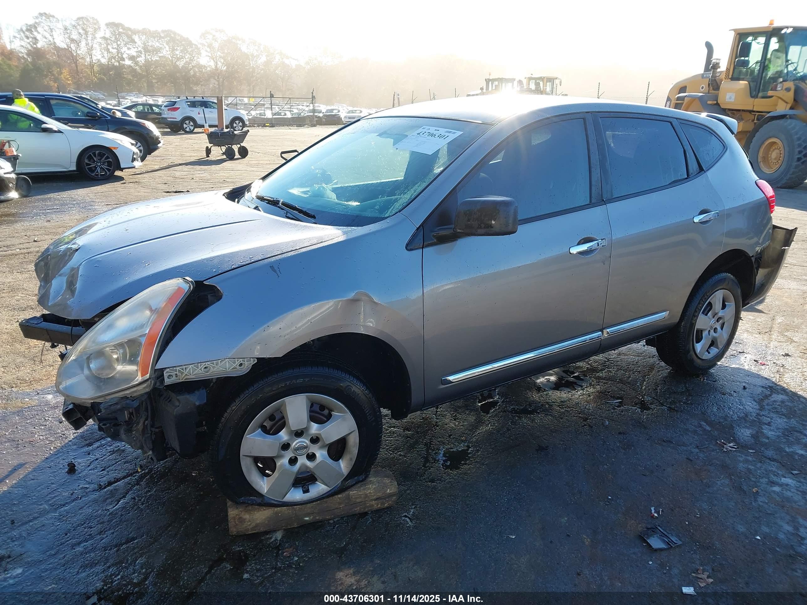 NISSAN ROGUE image 2
