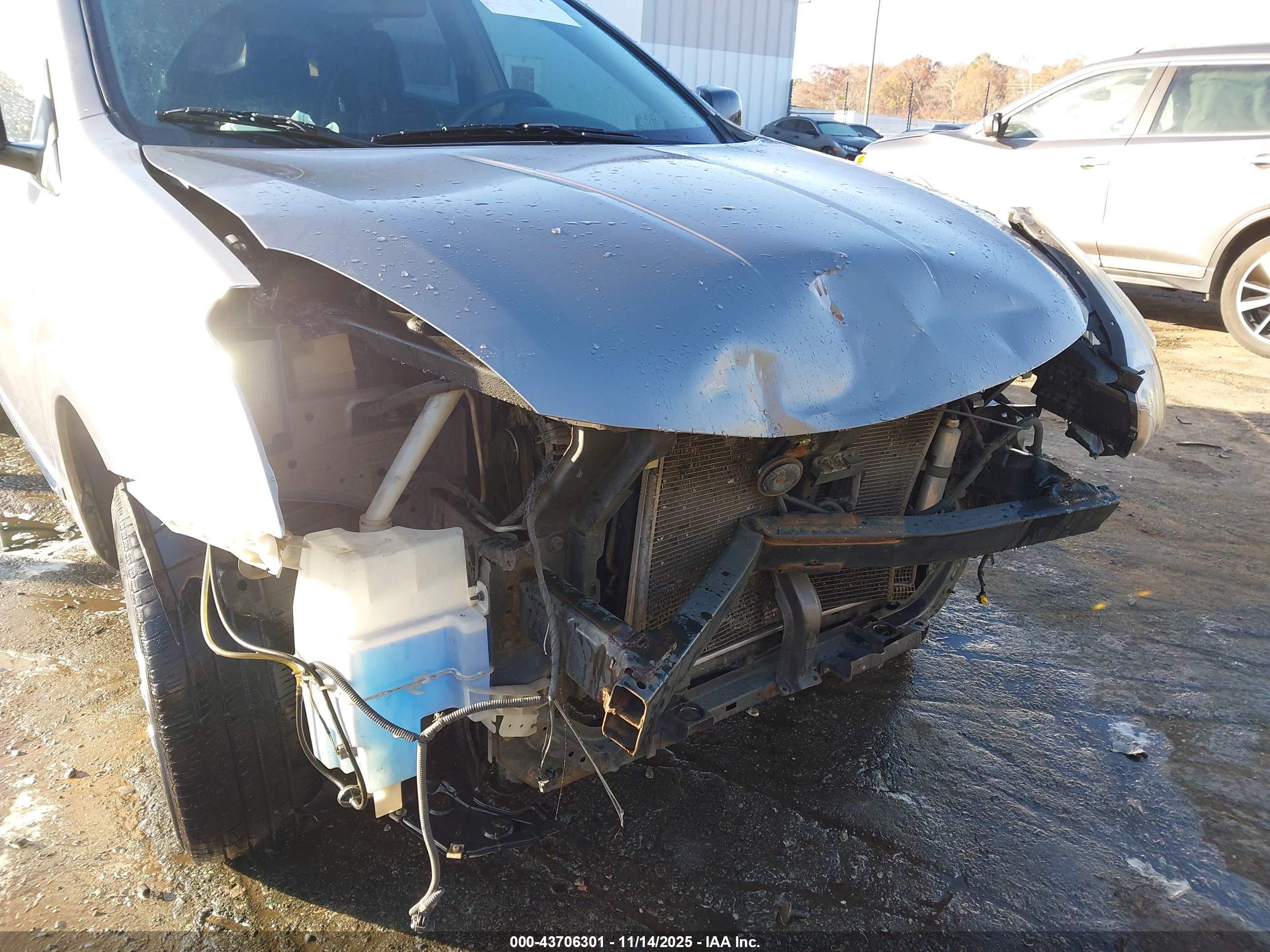 NISSAN ROGUE image 6