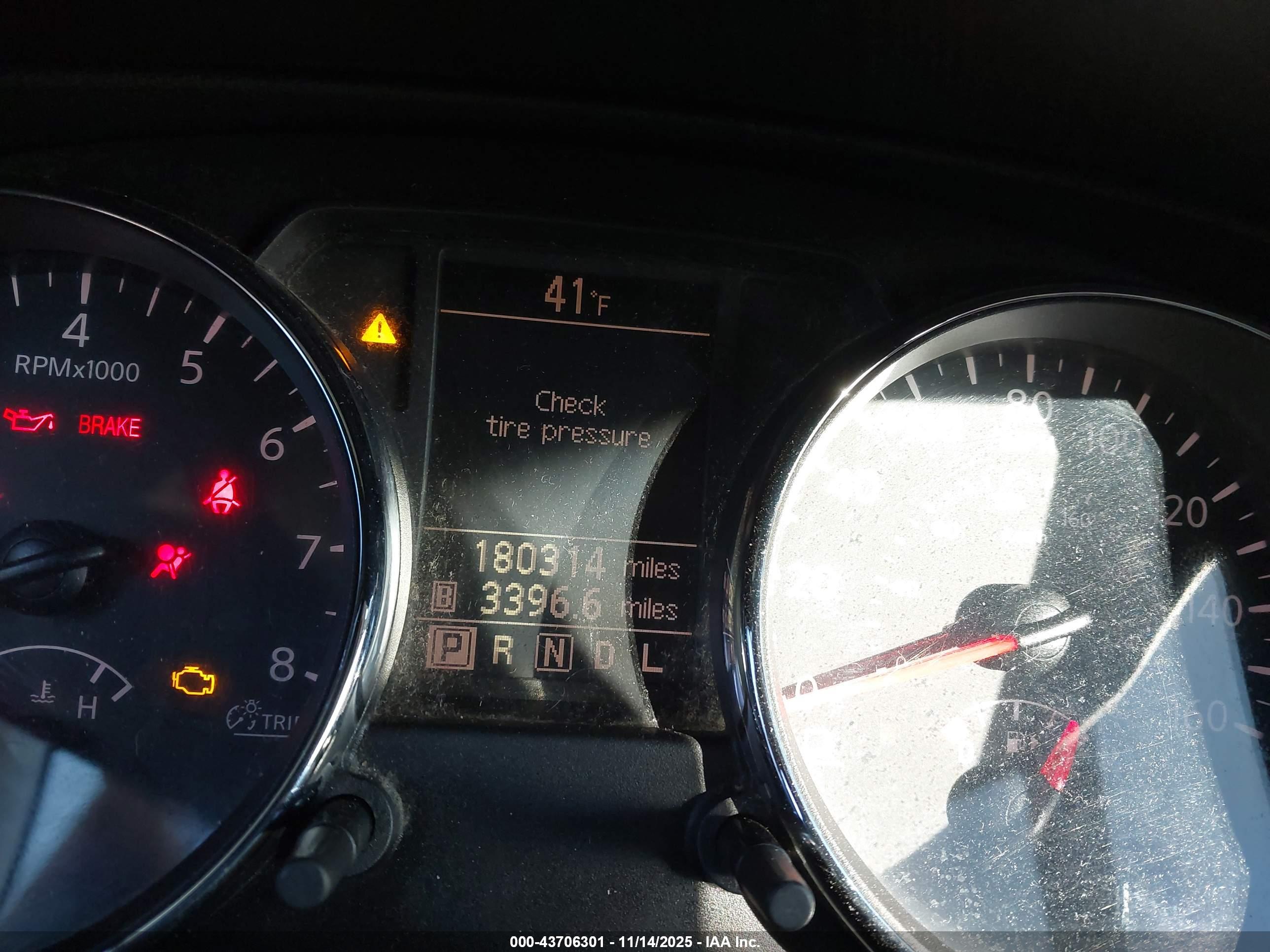 NISSAN ROGUE image 7