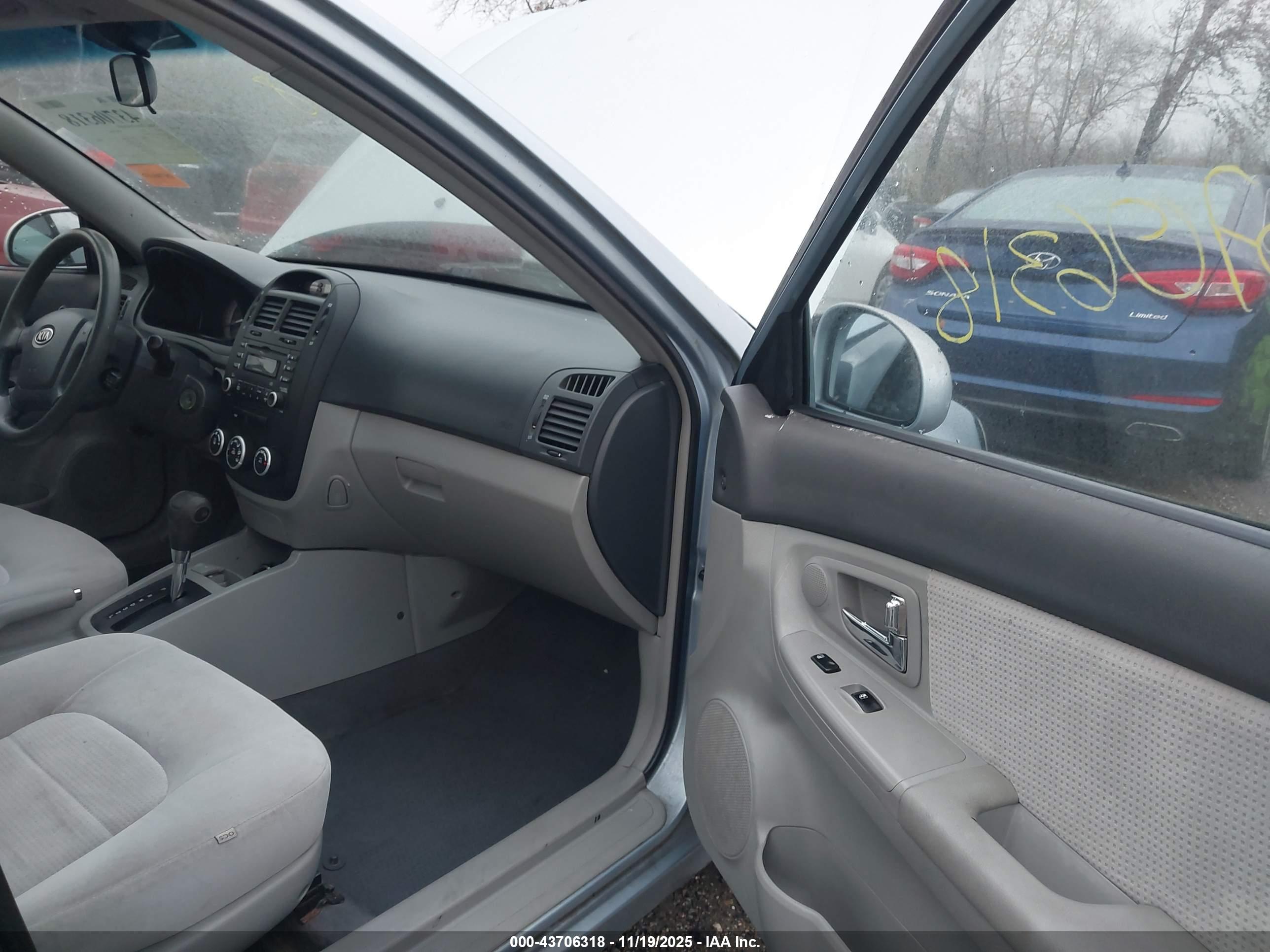 KIA SPECTRA image 5