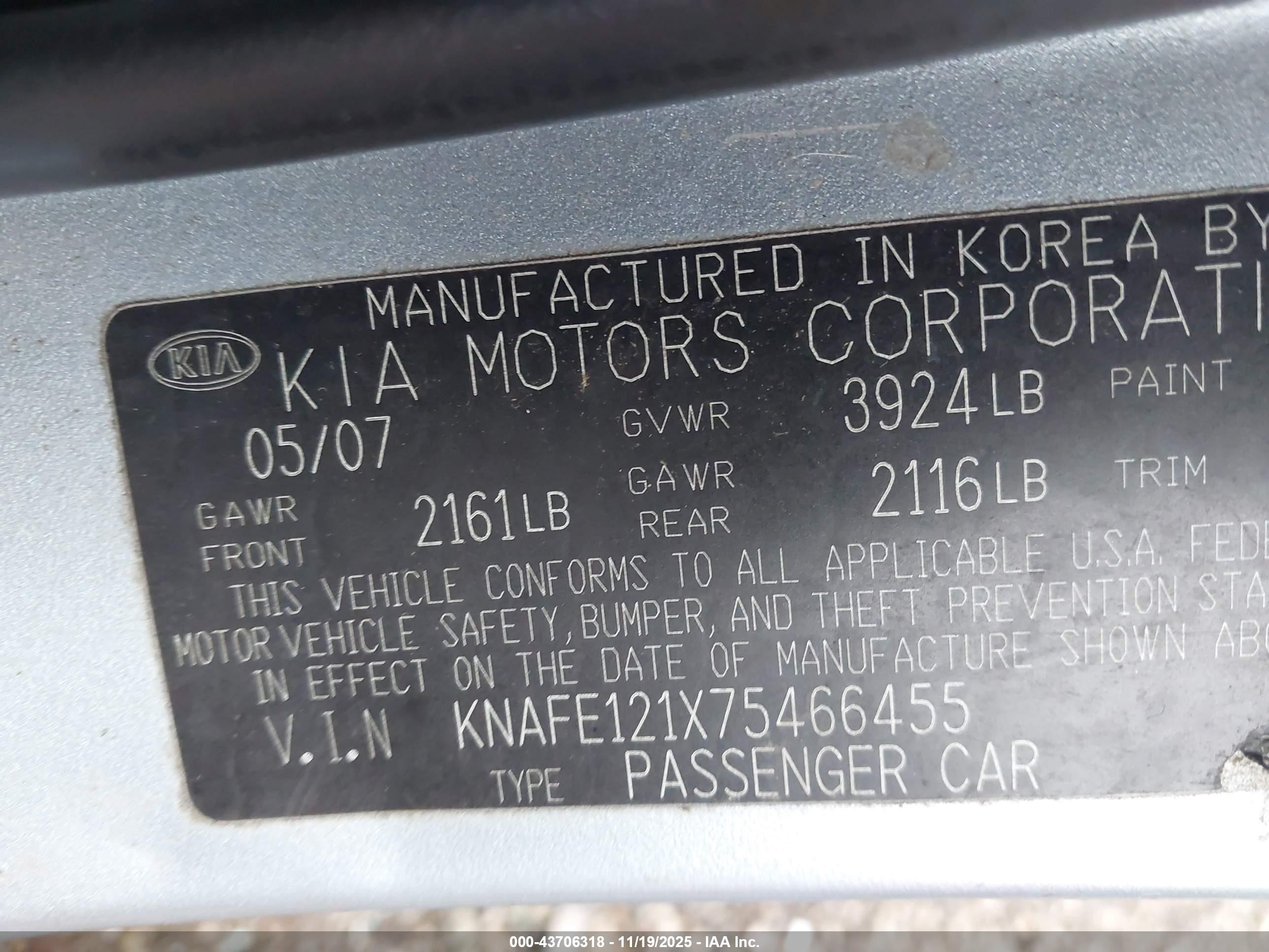 KIA SPECTRA image 9