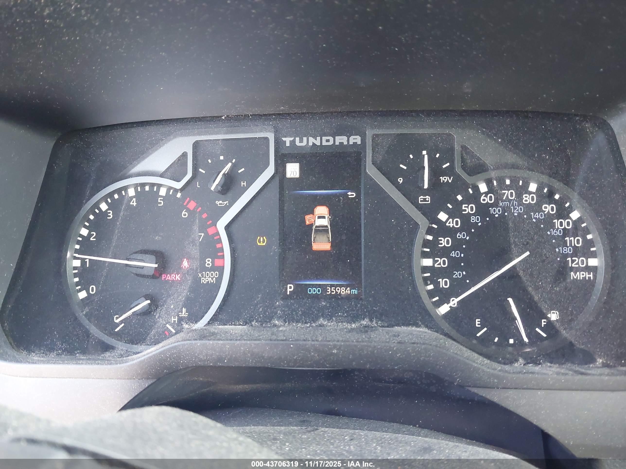 TOYOTA TUNDRA image 7