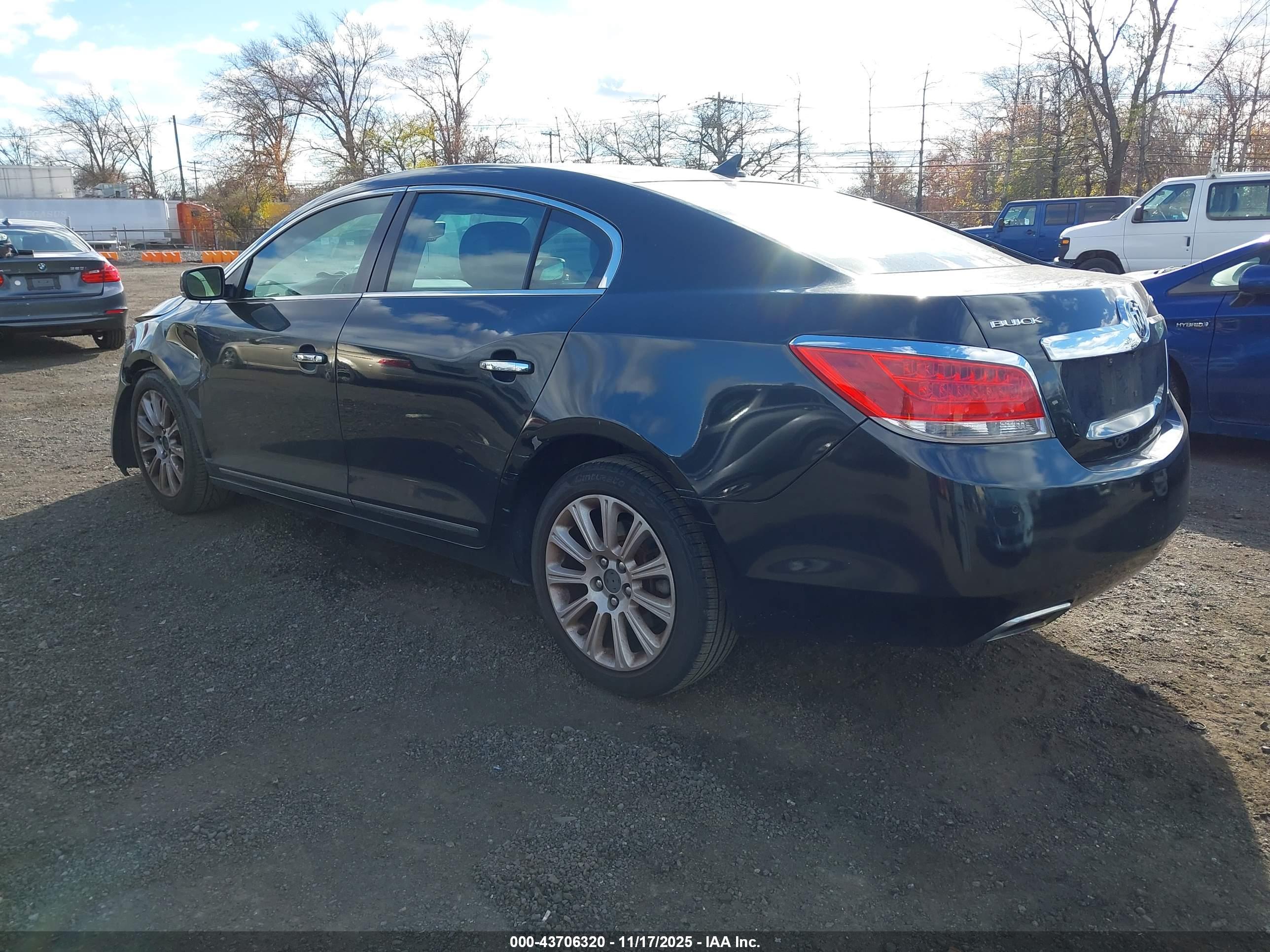 BUICK LACROSSE image 3
