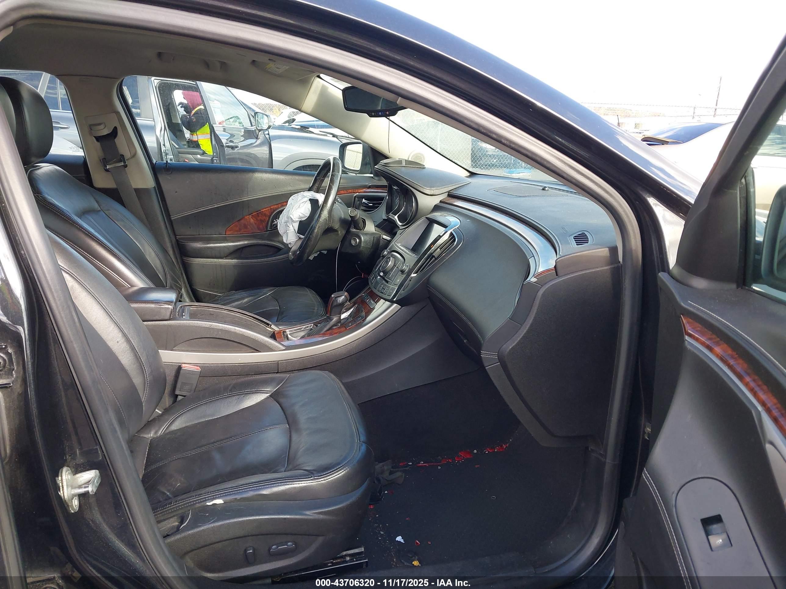 BUICK LACROSSE image 5