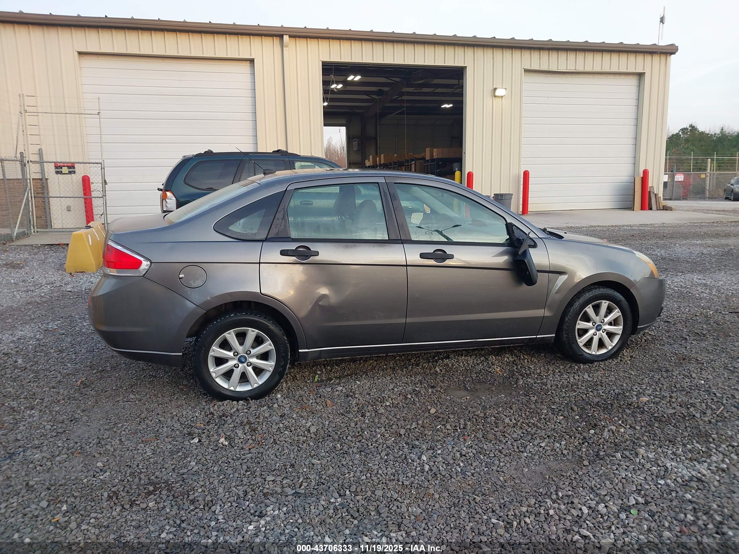 FORD FOCUS image 6