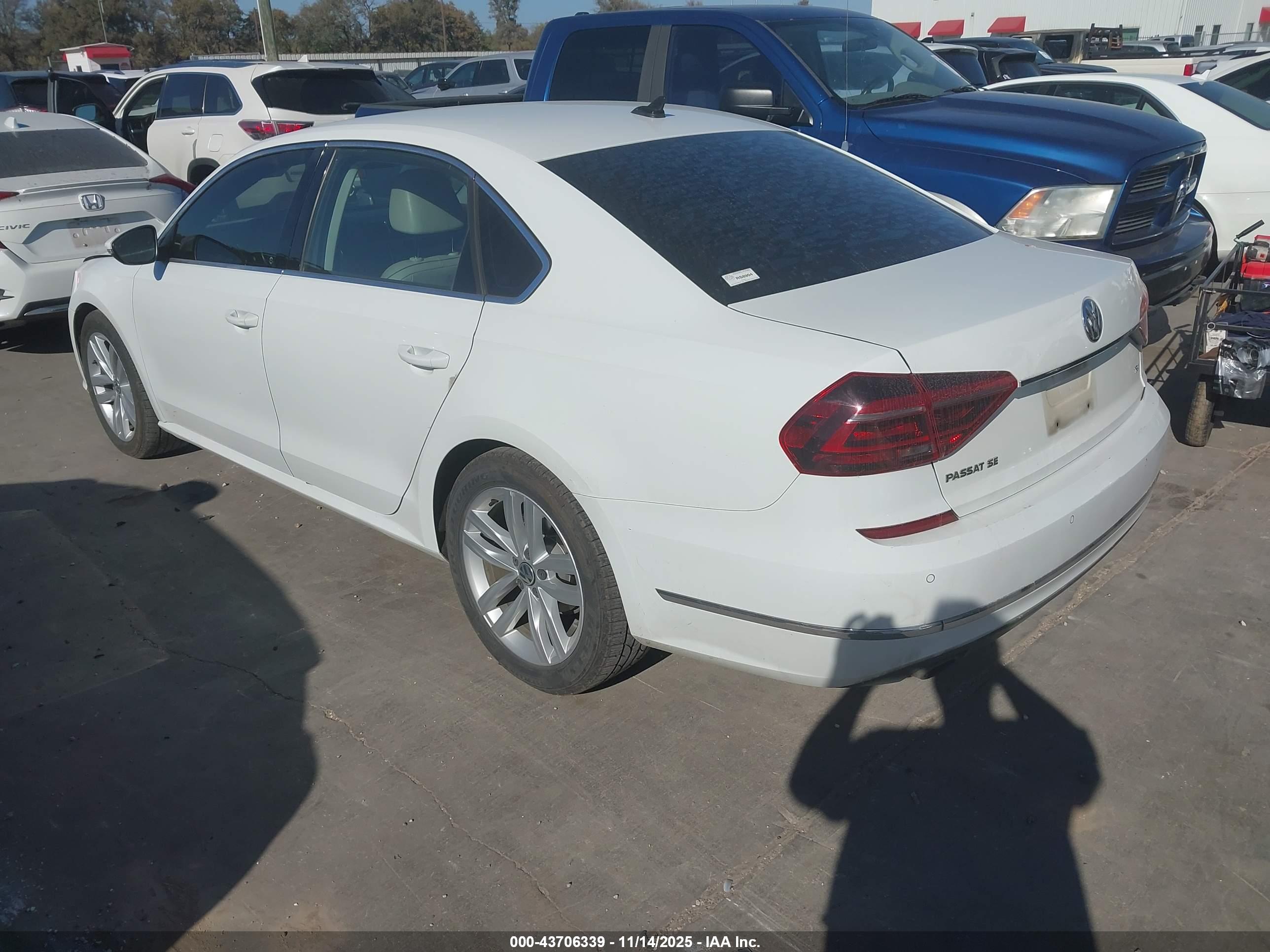 VOLKSWAGEN PASSAT image 3