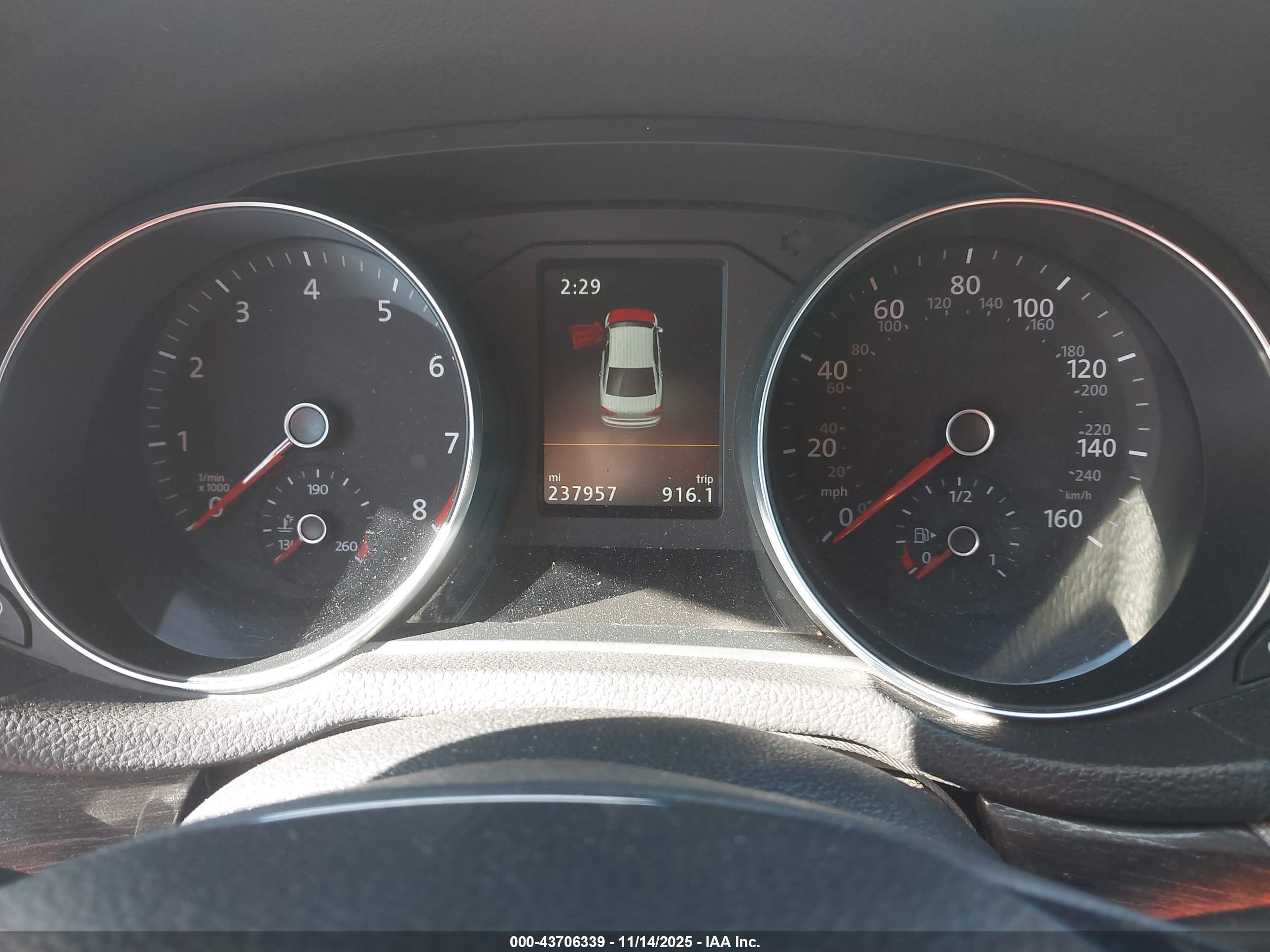 VOLKSWAGEN PASSAT image 7