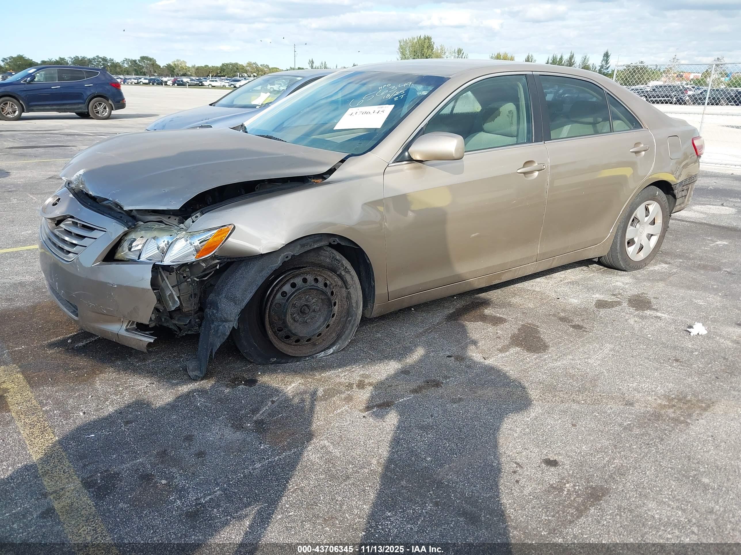 TOYOTA CAMRY image 2