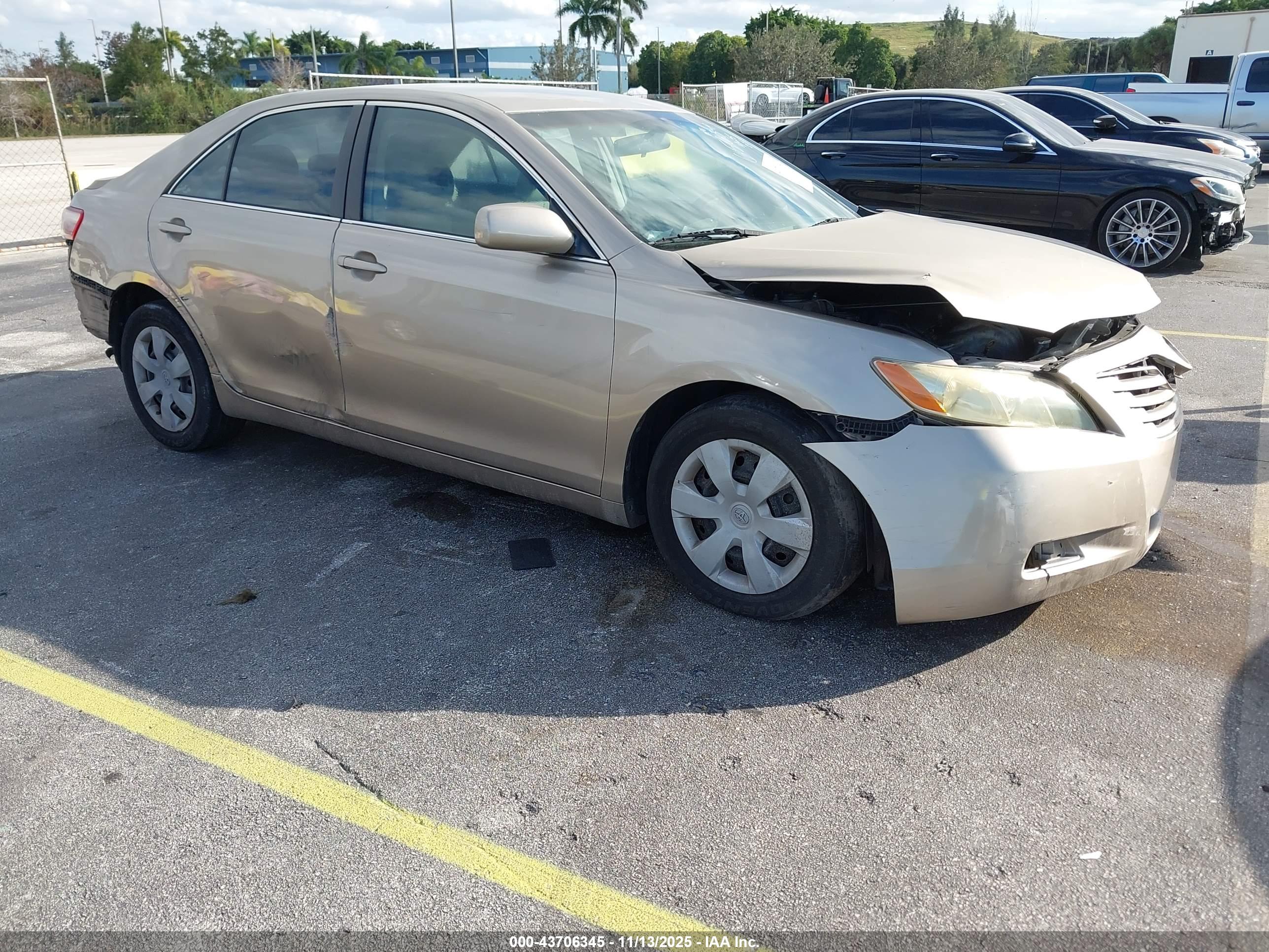 TOYOTA CAMRY image 6