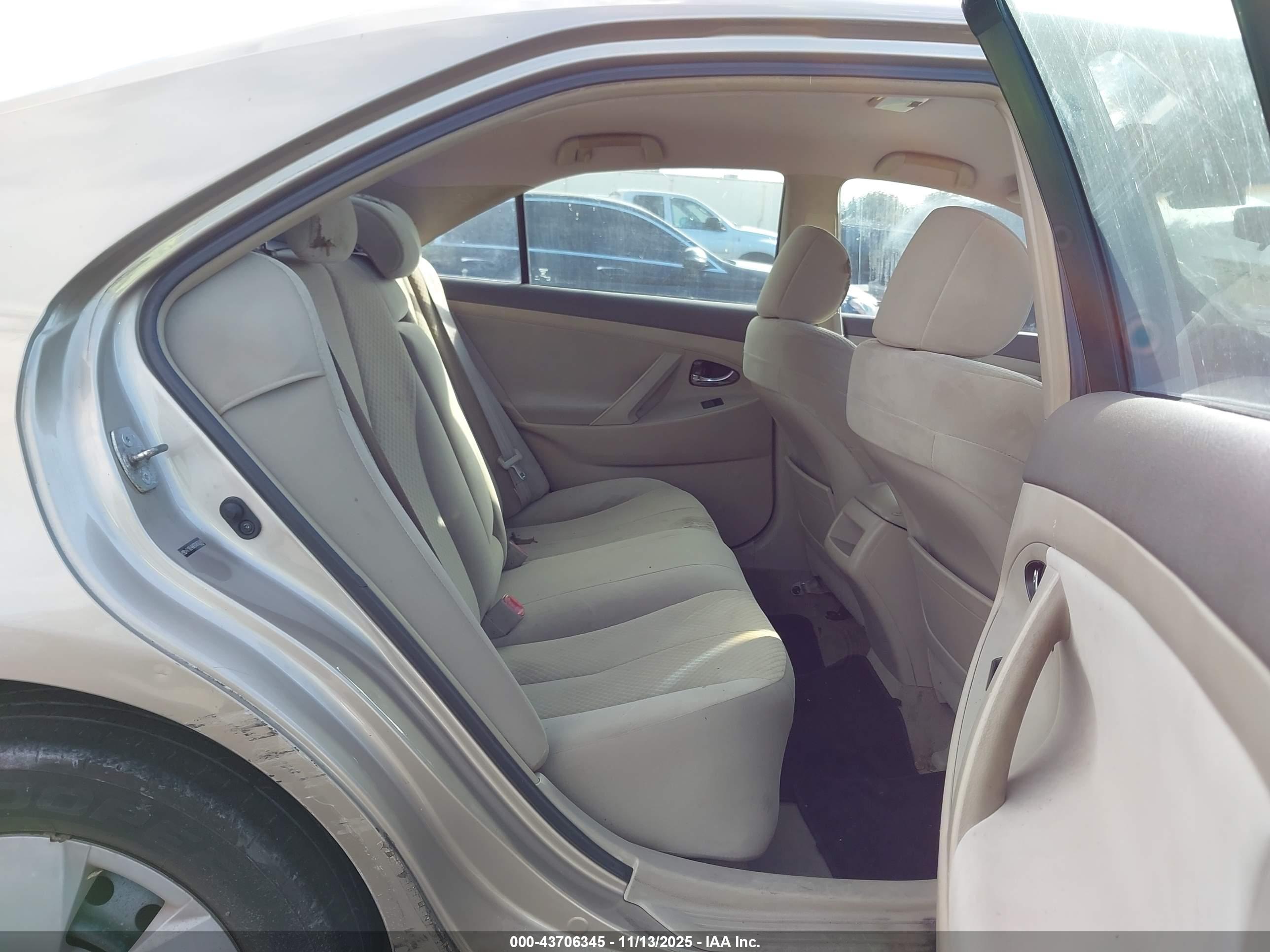 TOYOTA CAMRY image 8