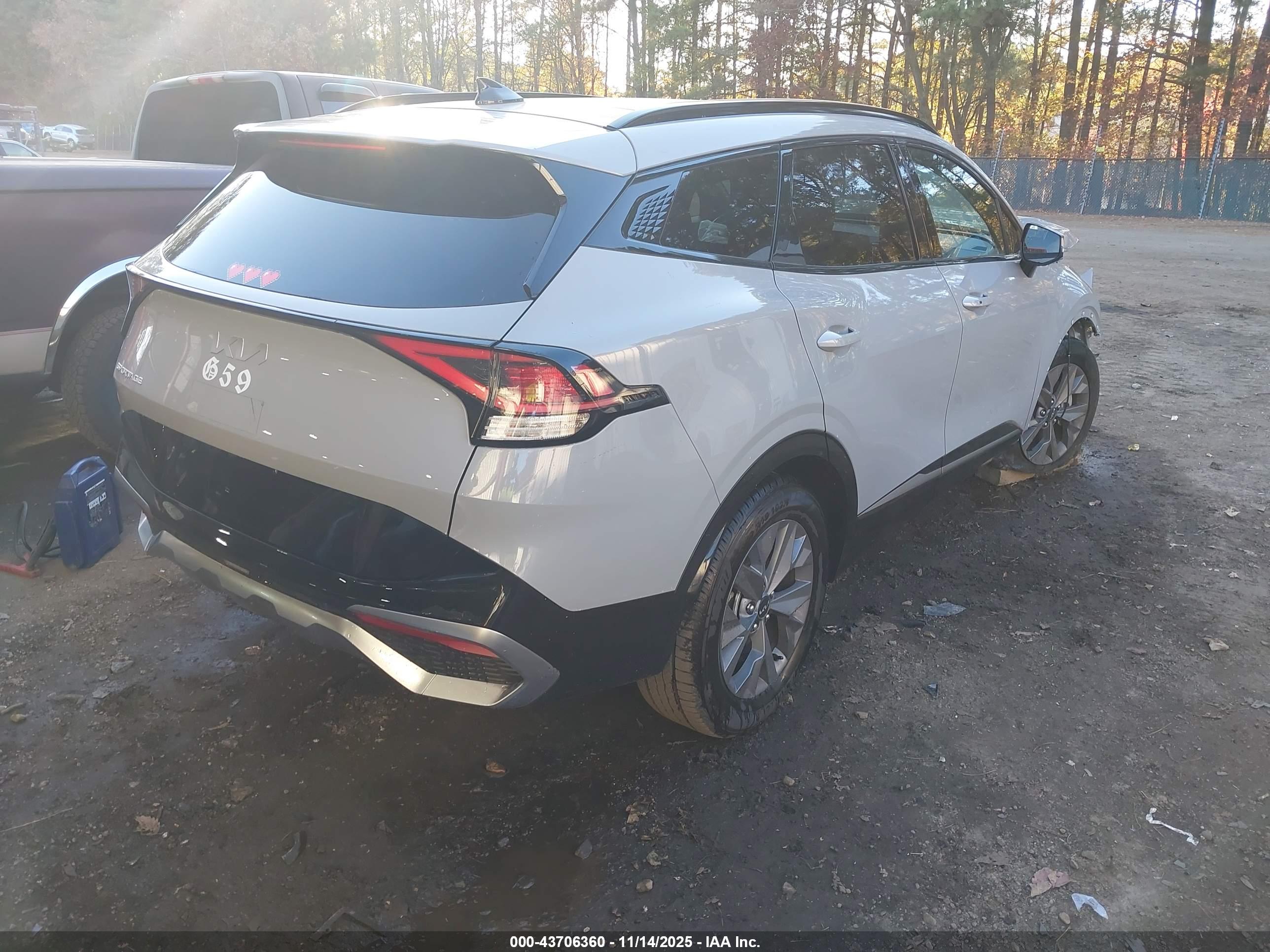 KIA SPORTAGE image 4