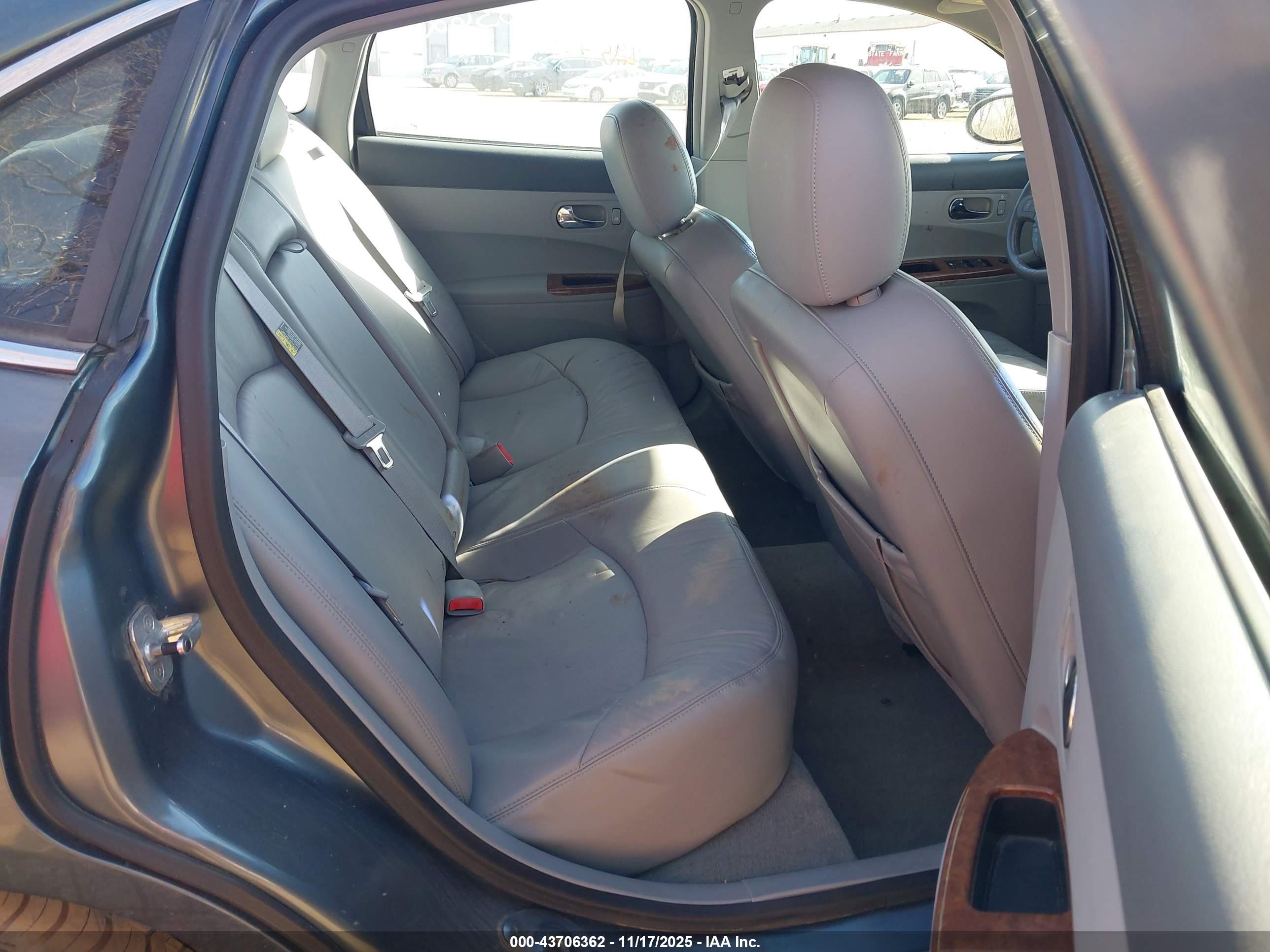 BUICK LACROSSE image 8