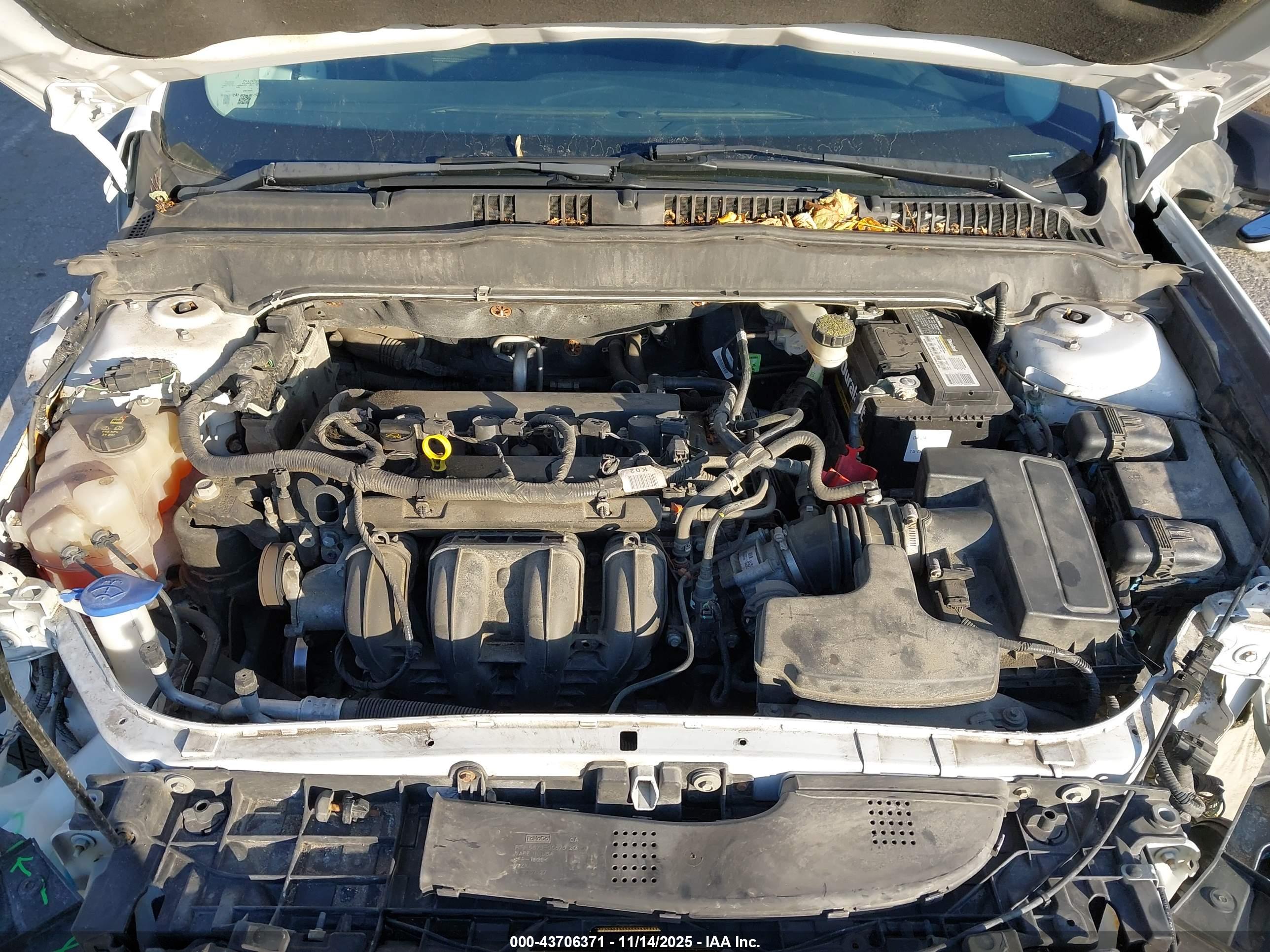 FORD FUSION image 10