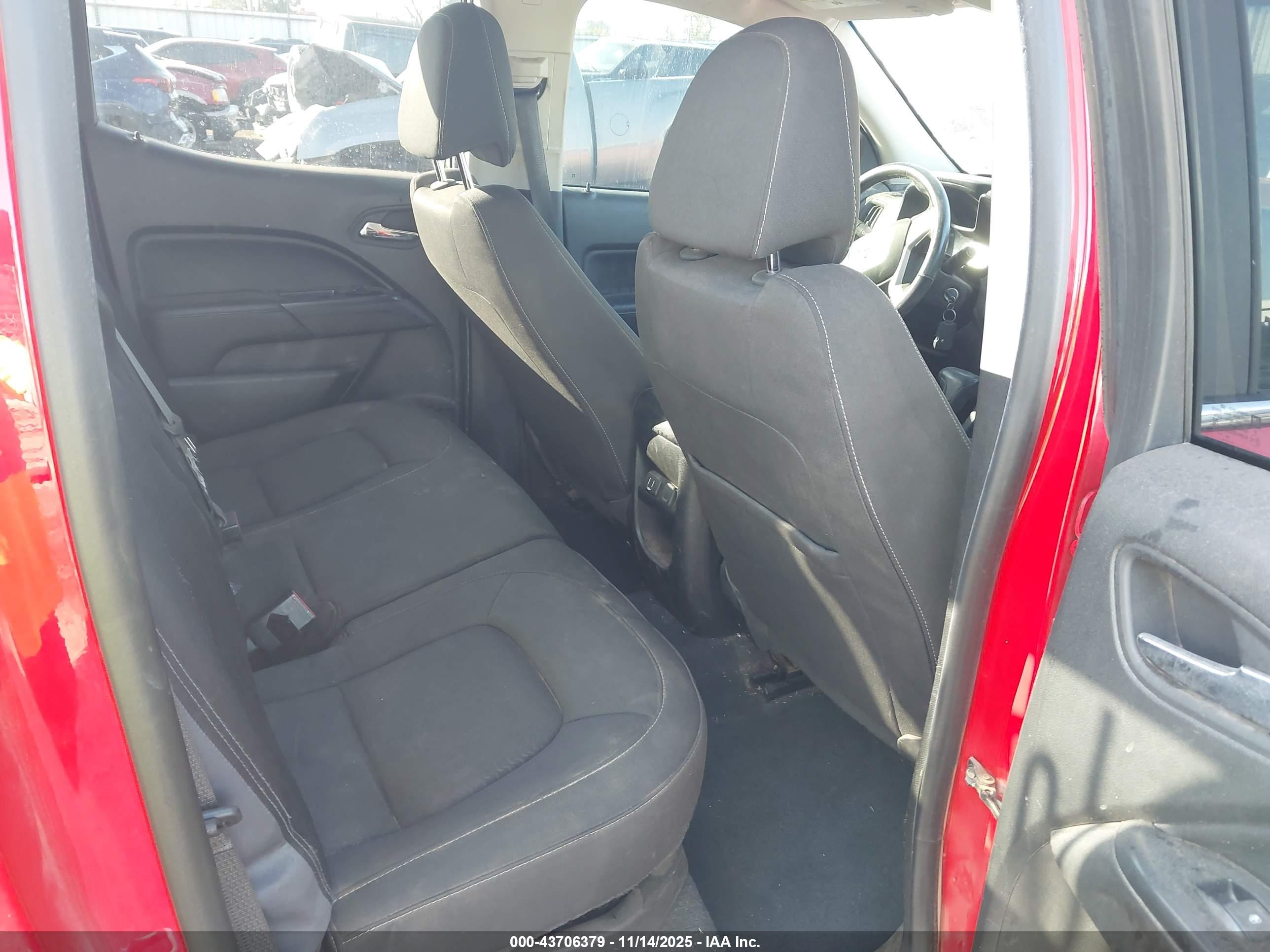 GMC CANYON image 8