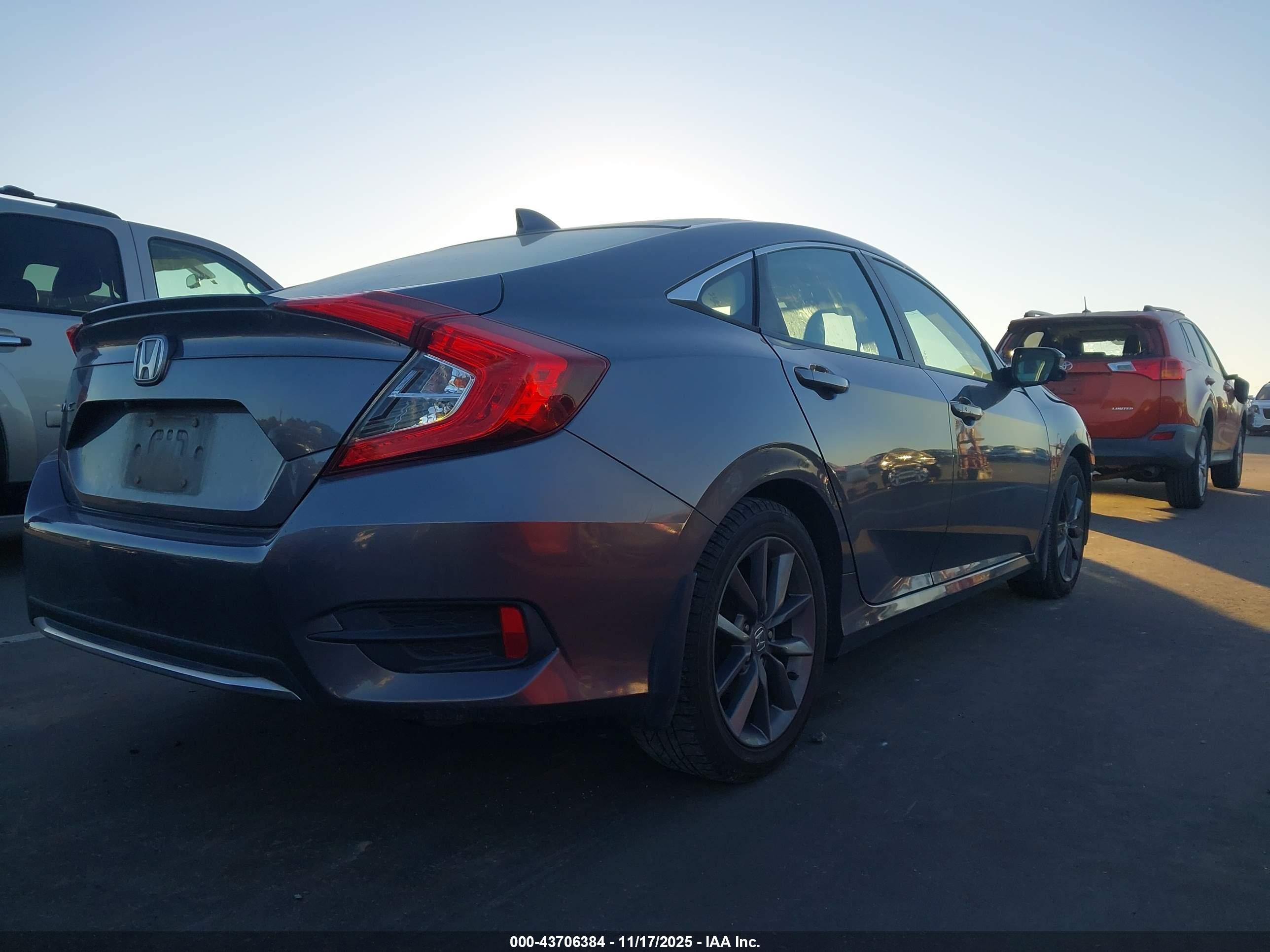 HONDA CIVIC image 4
