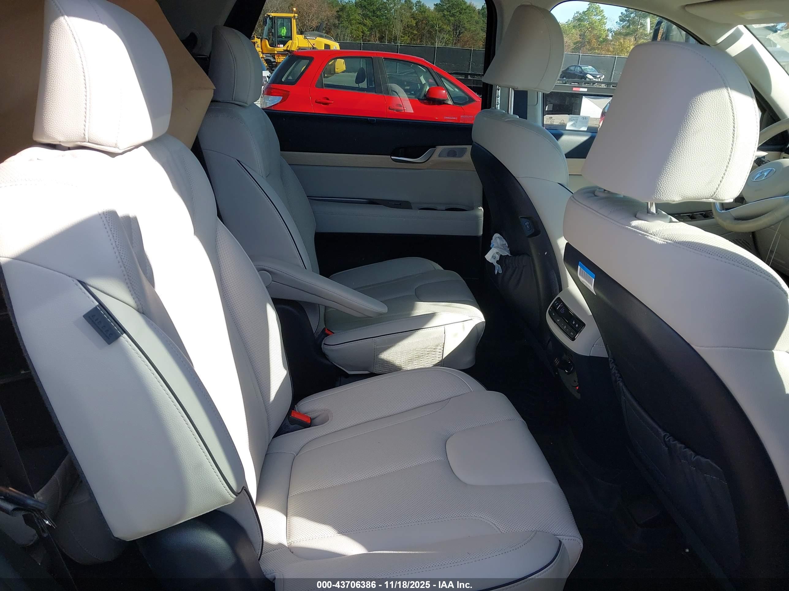 HYUNDAI PALISADE image 8