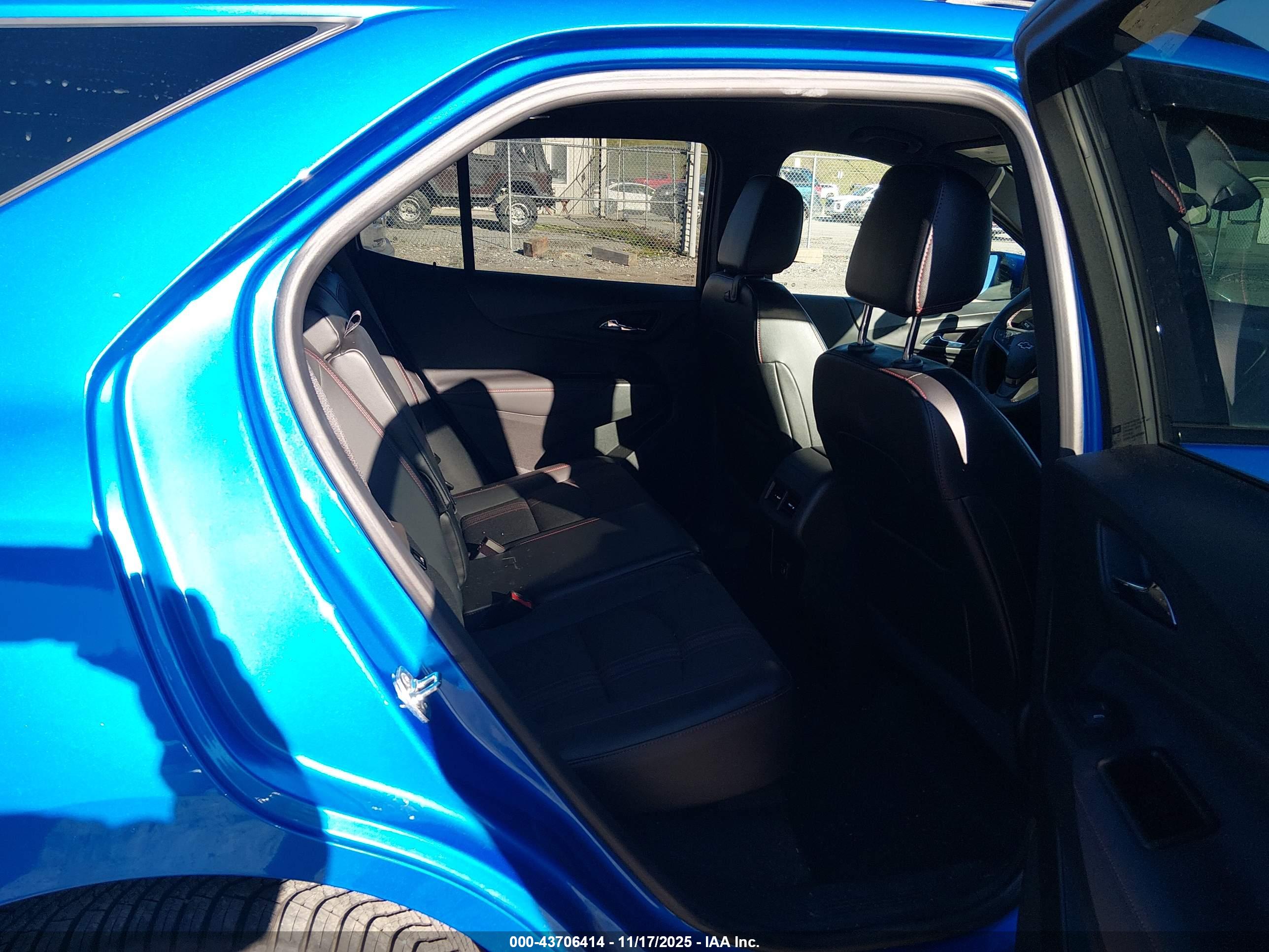 CHEVROLET EQUINOX image 8
