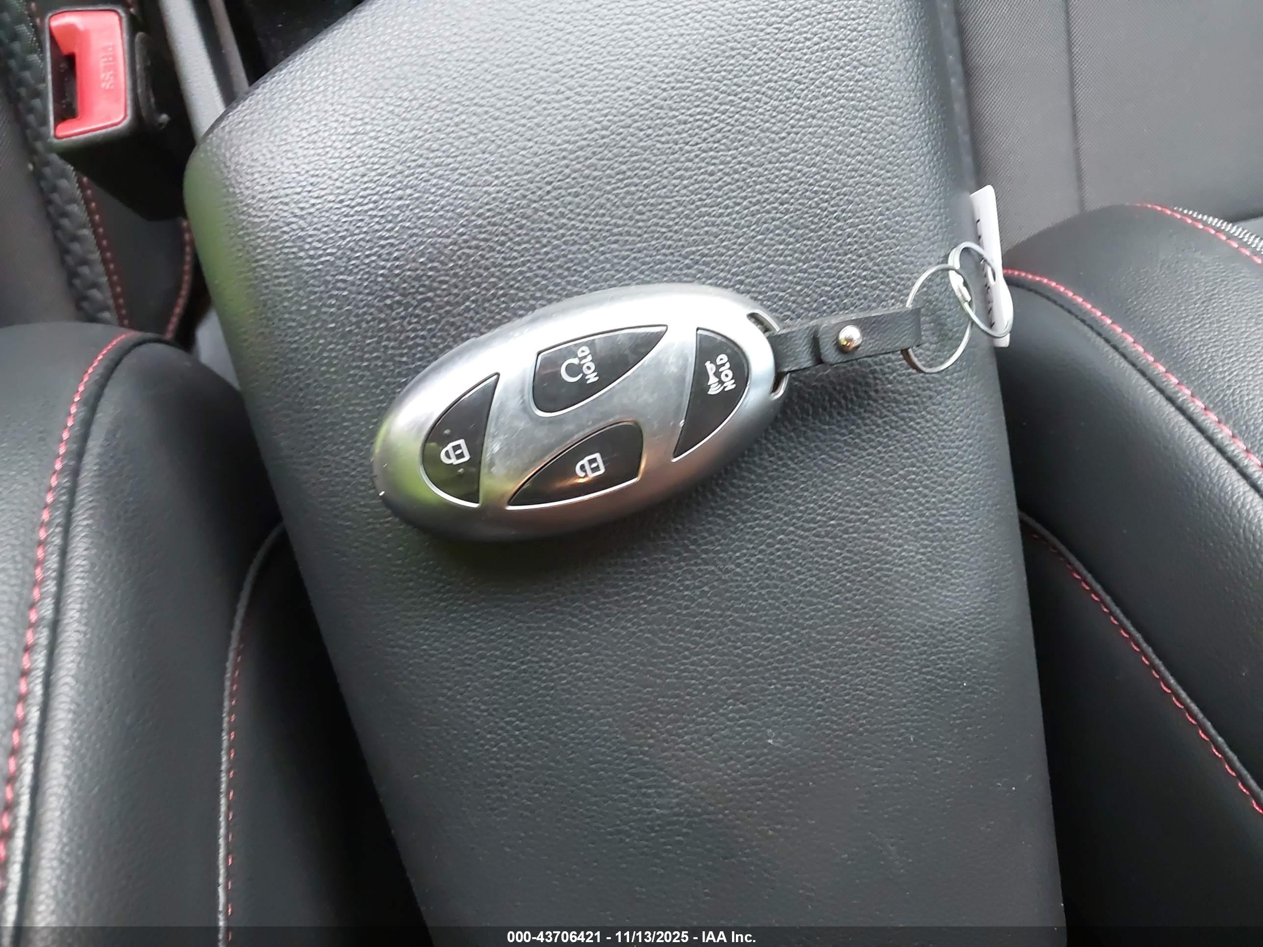 HYUNDAI ELANTRA image 11