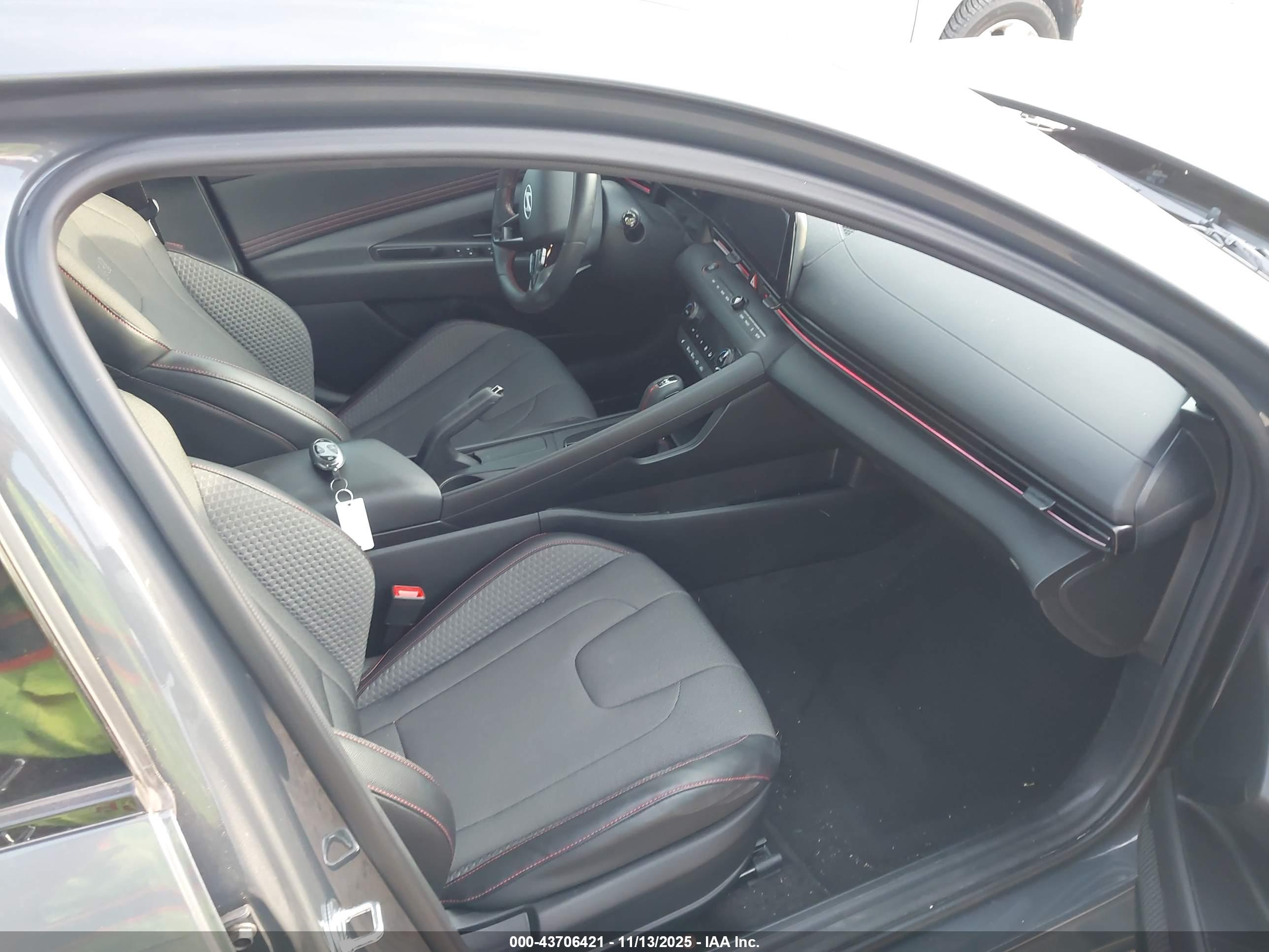 HYUNDAI ELANTRA image 5