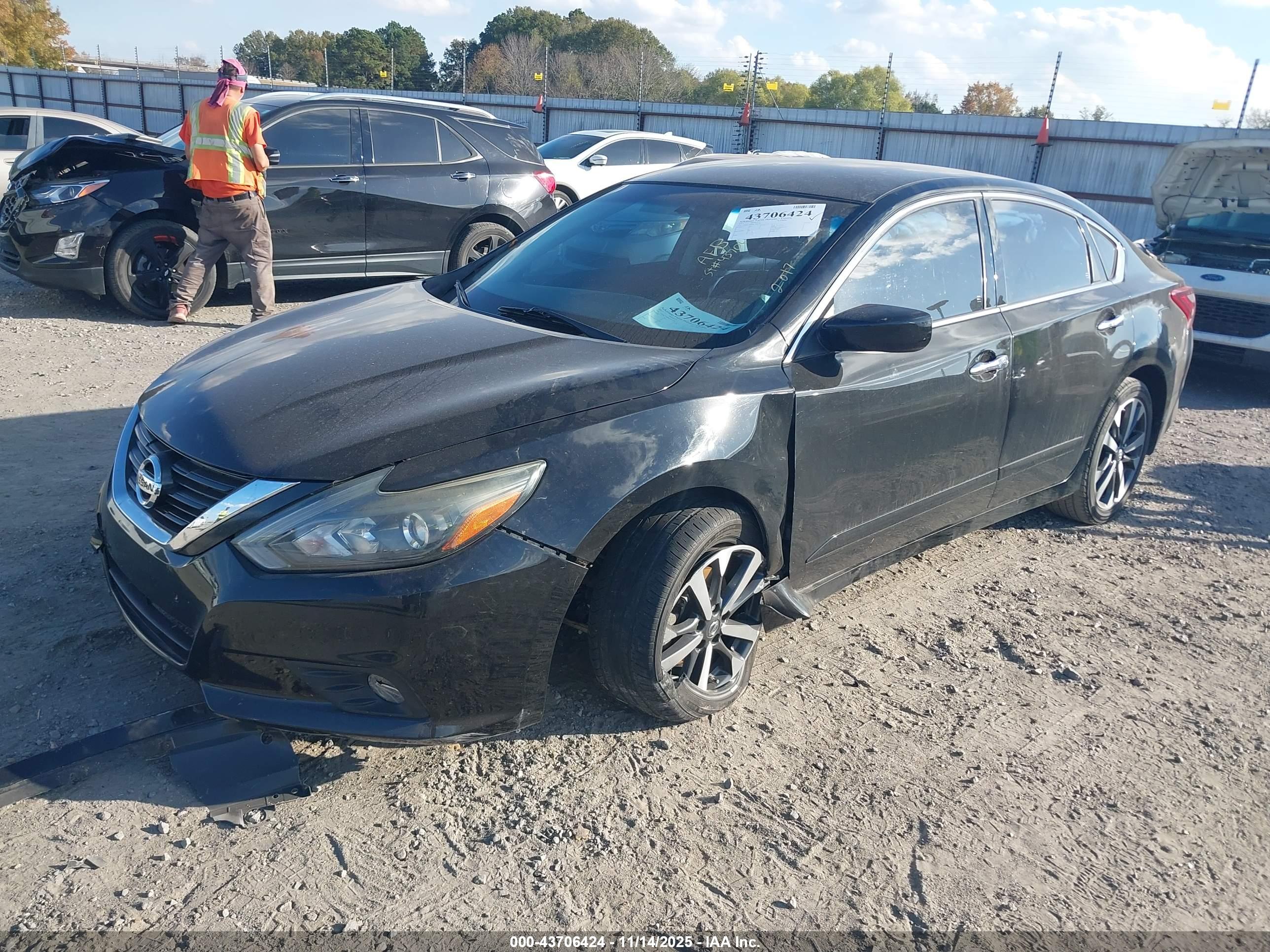 NISSAN ALTIMA image 2