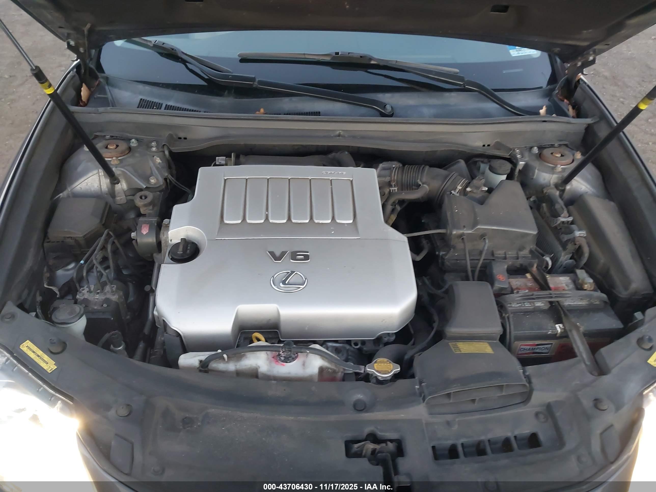 LEXUS ES image 10