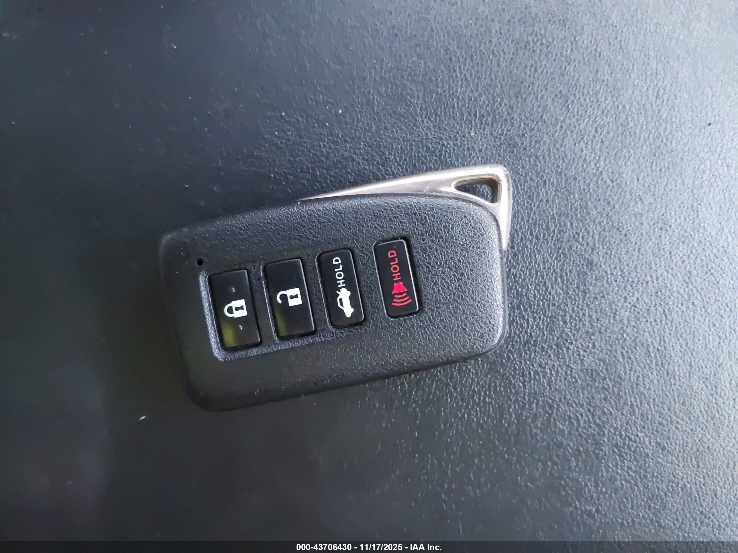 LEXUS ES image 11