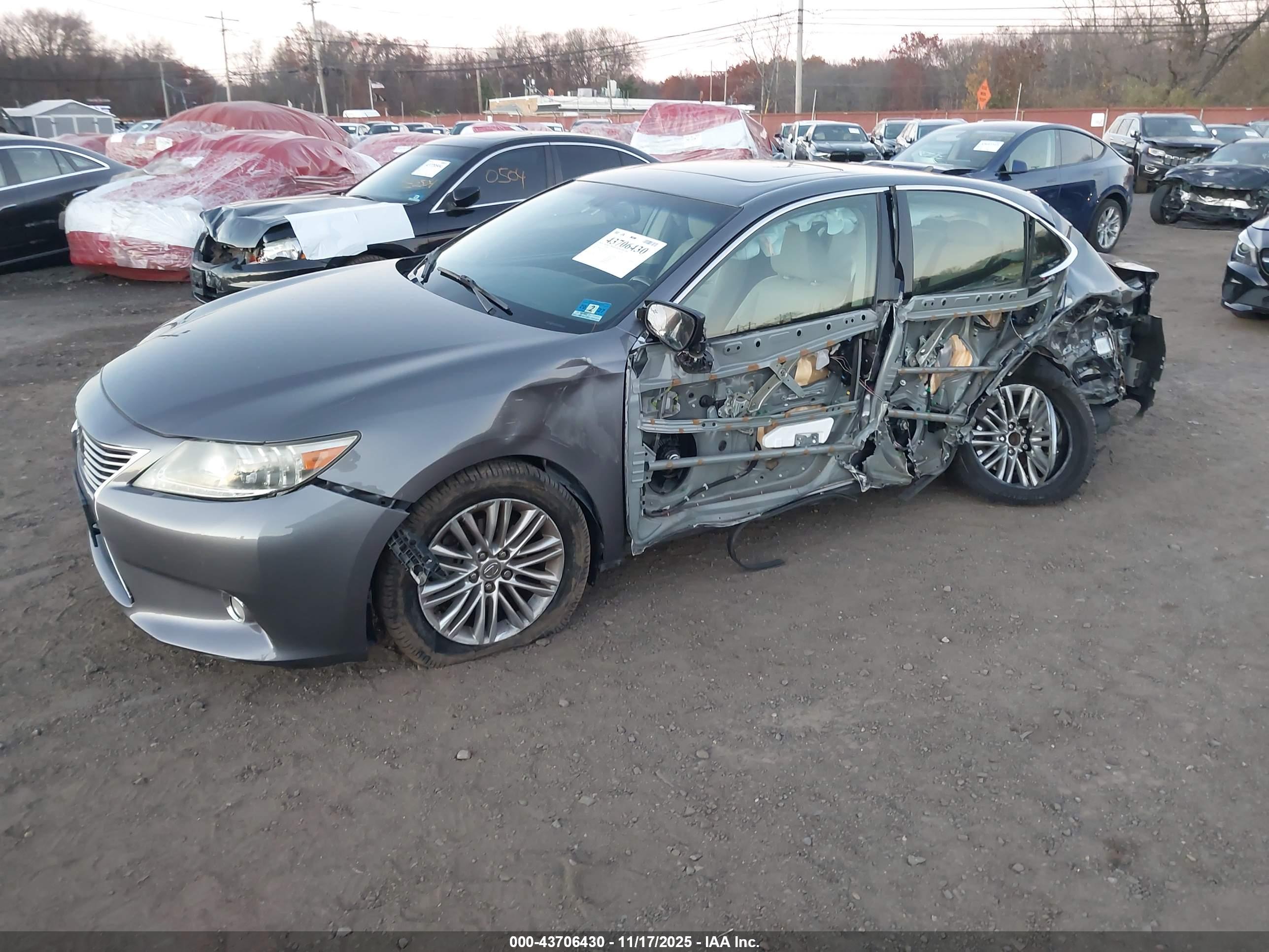 LEXUS ES image 6