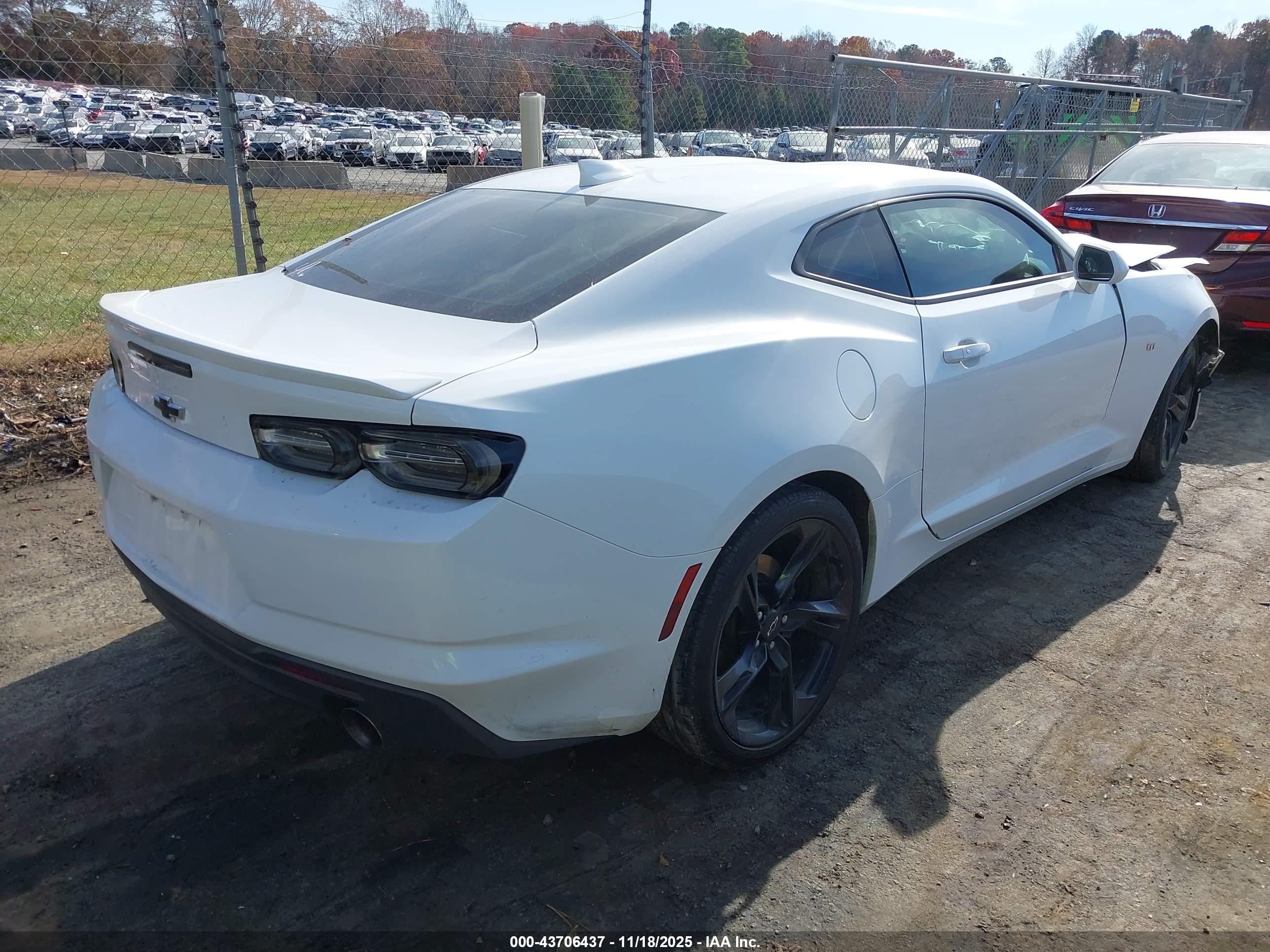 CHEVROLET CAMARO image 4