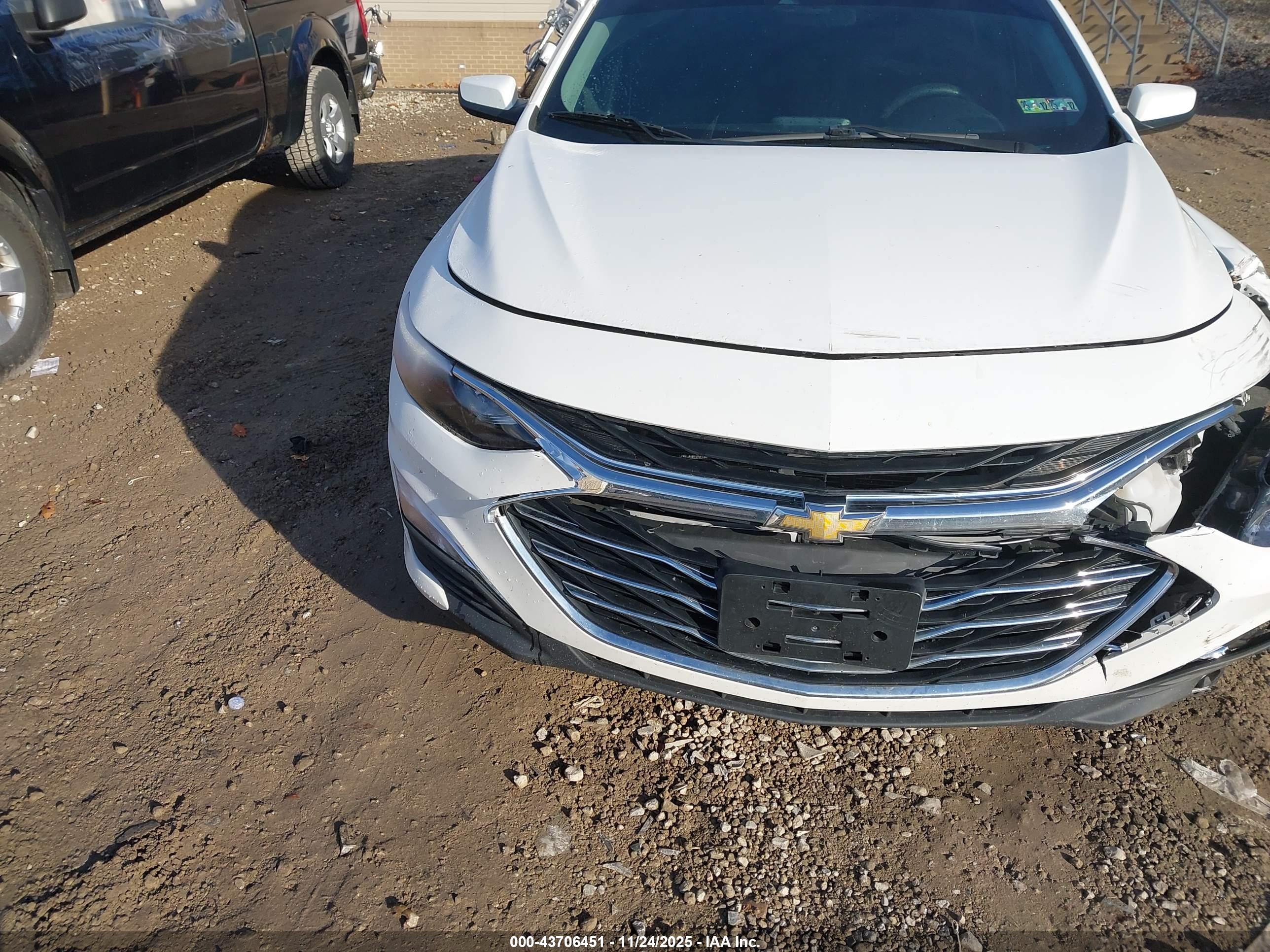 CHEVROLET MALIBU image 6
