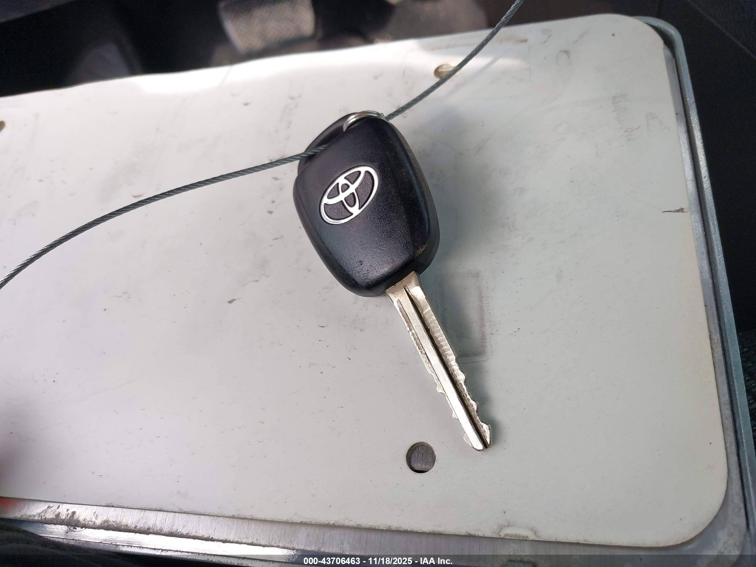 TOYOTA COROLLA image 11