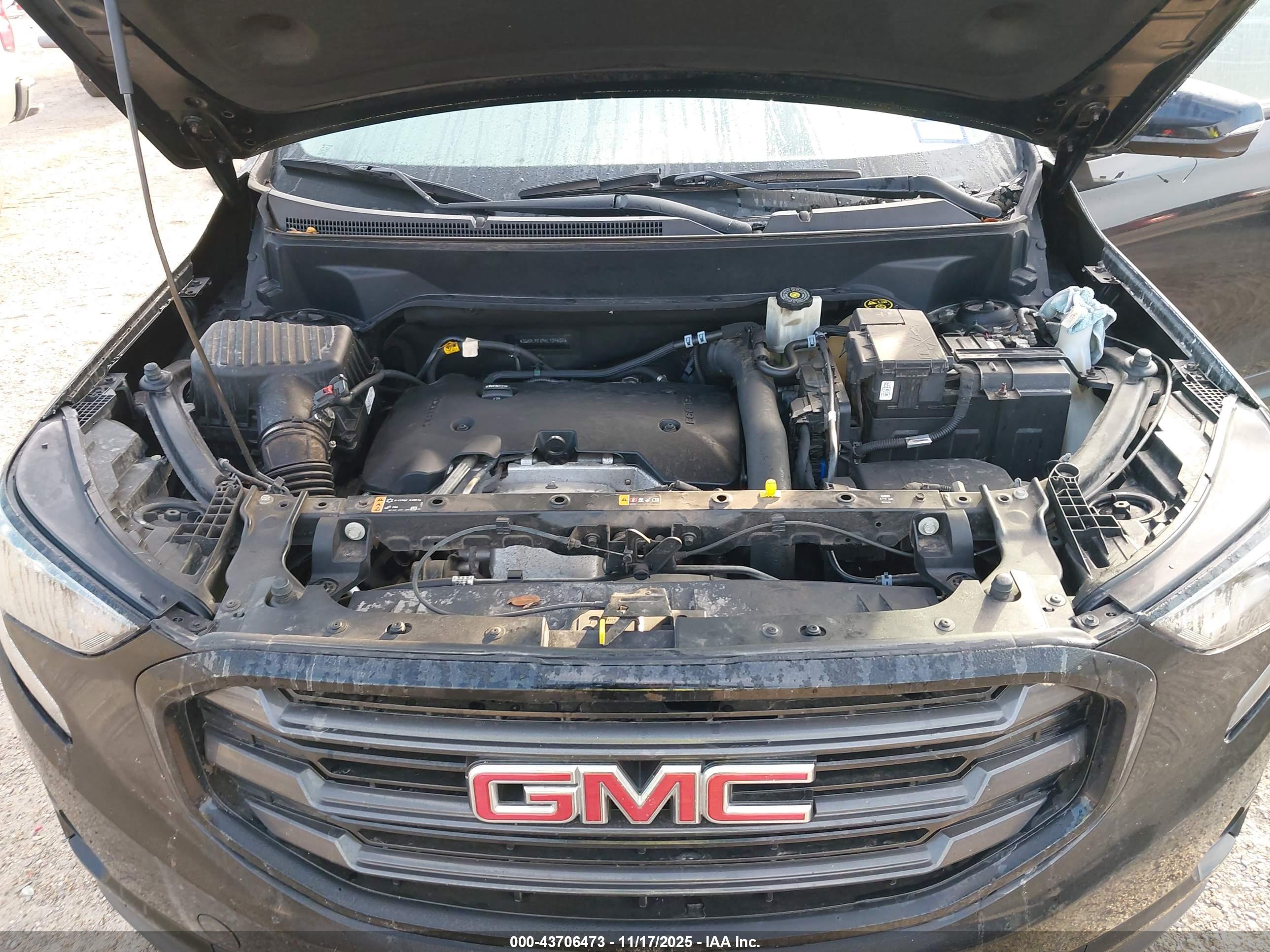 GMC TERRAIN image 10